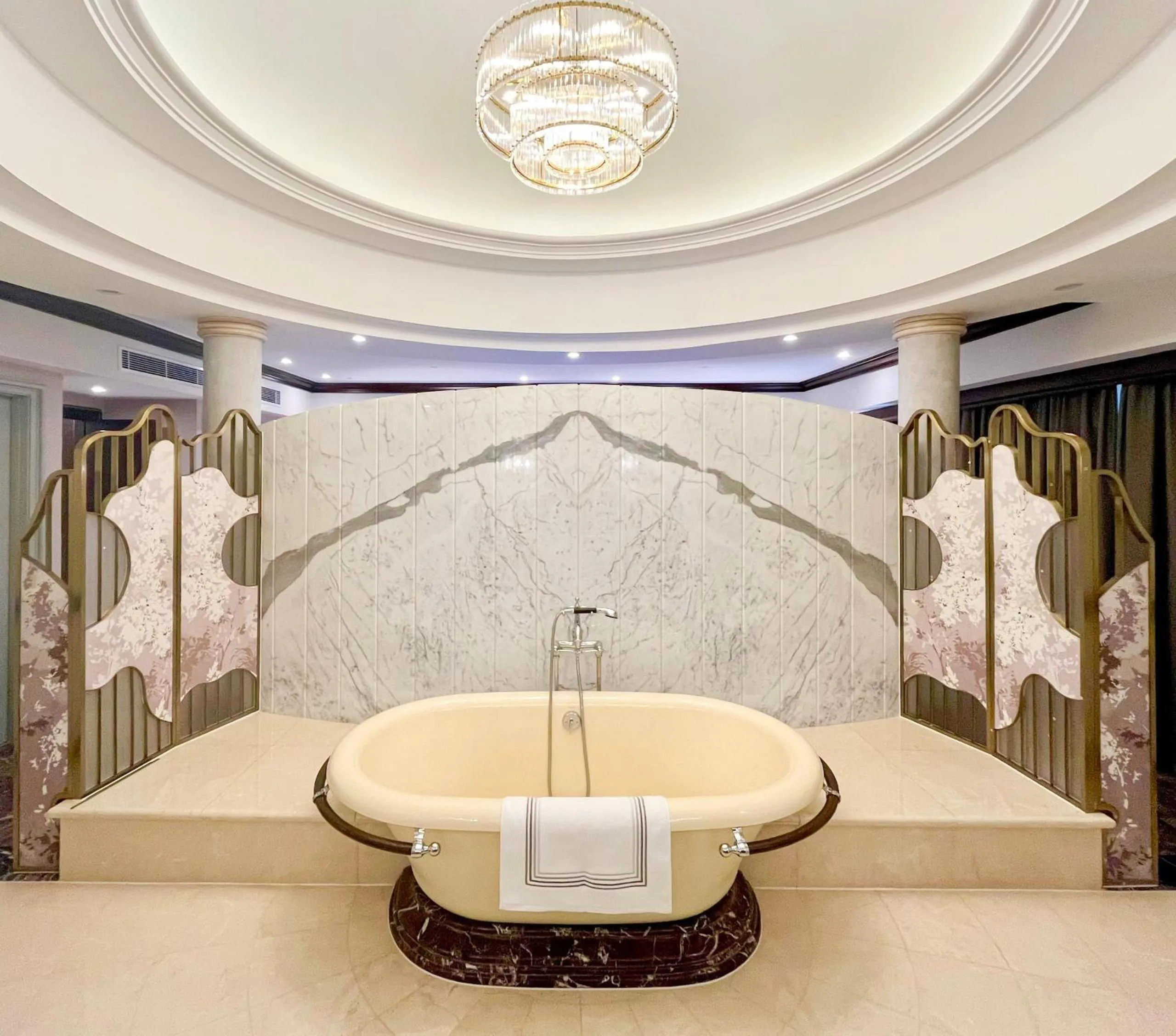 Bath in Wyndham Casablanca Jakarta