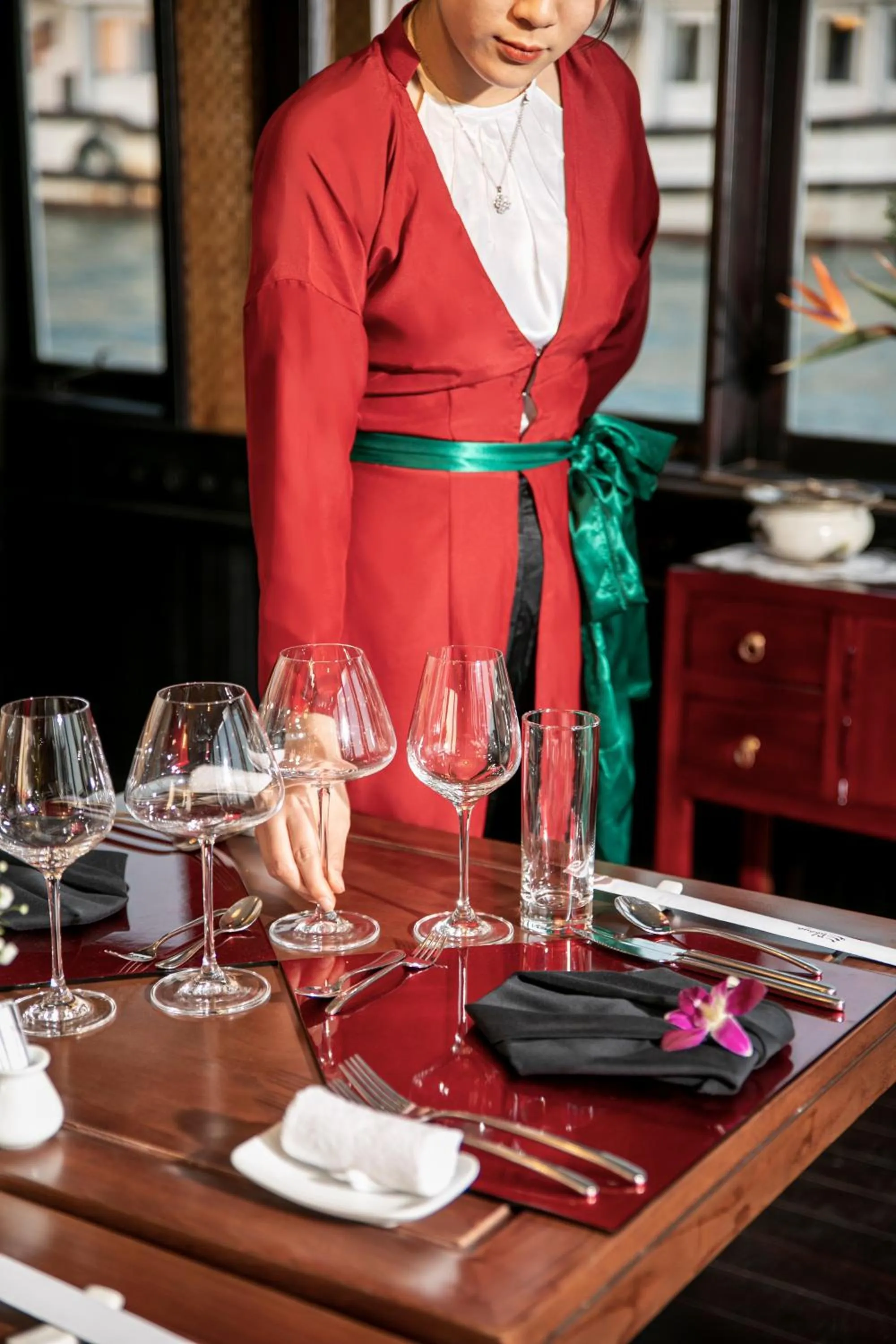 Restaurant/places to eat in Bhaya Halong Cruises