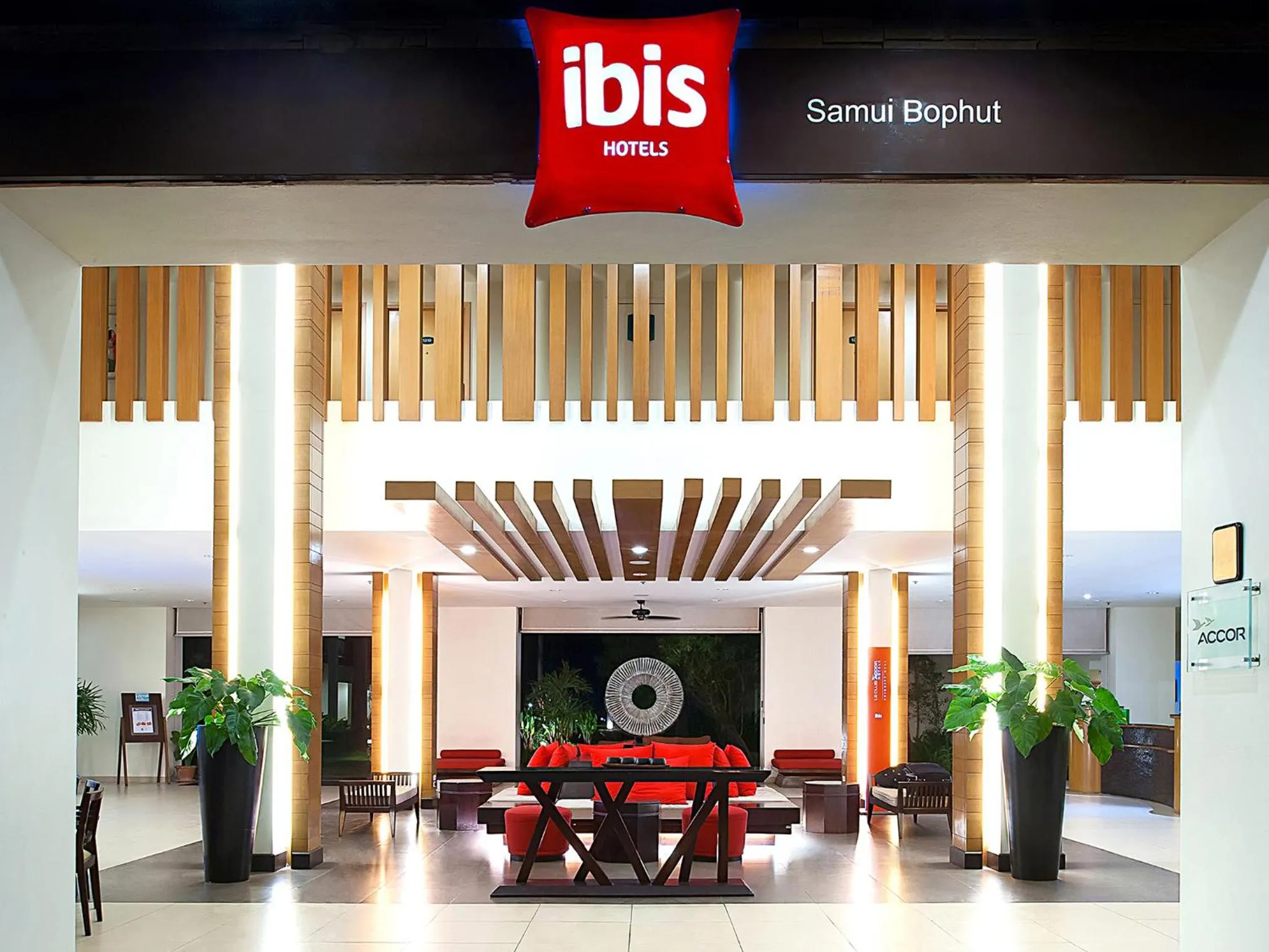 Facade/entrance in ibis Samui Bophut Hotel