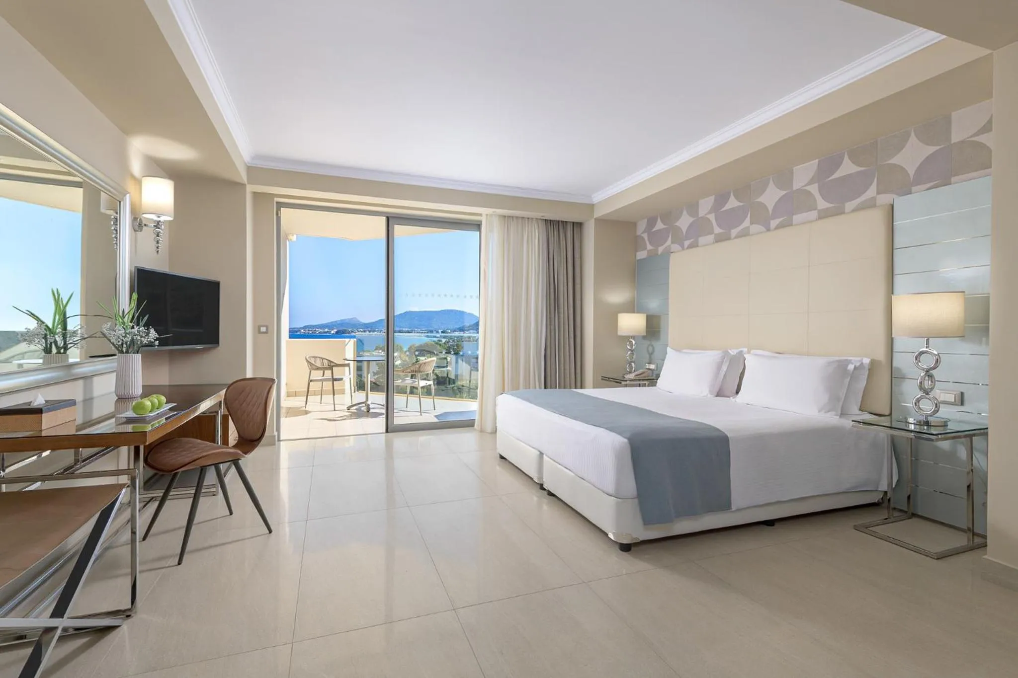 Bed in Atrium Platinum Resort & Spa