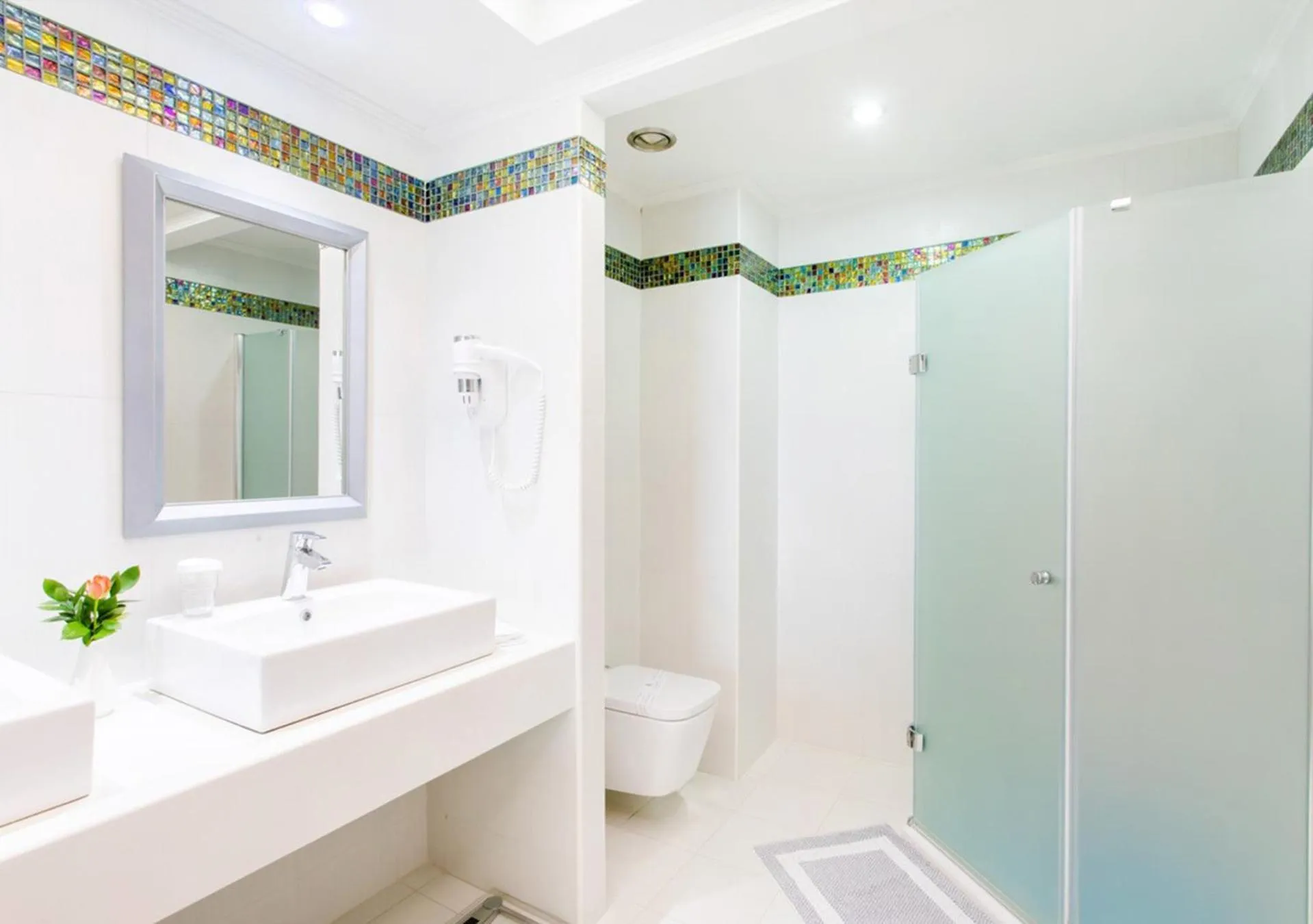 Shower in Atrium Platinum Resort & Spa