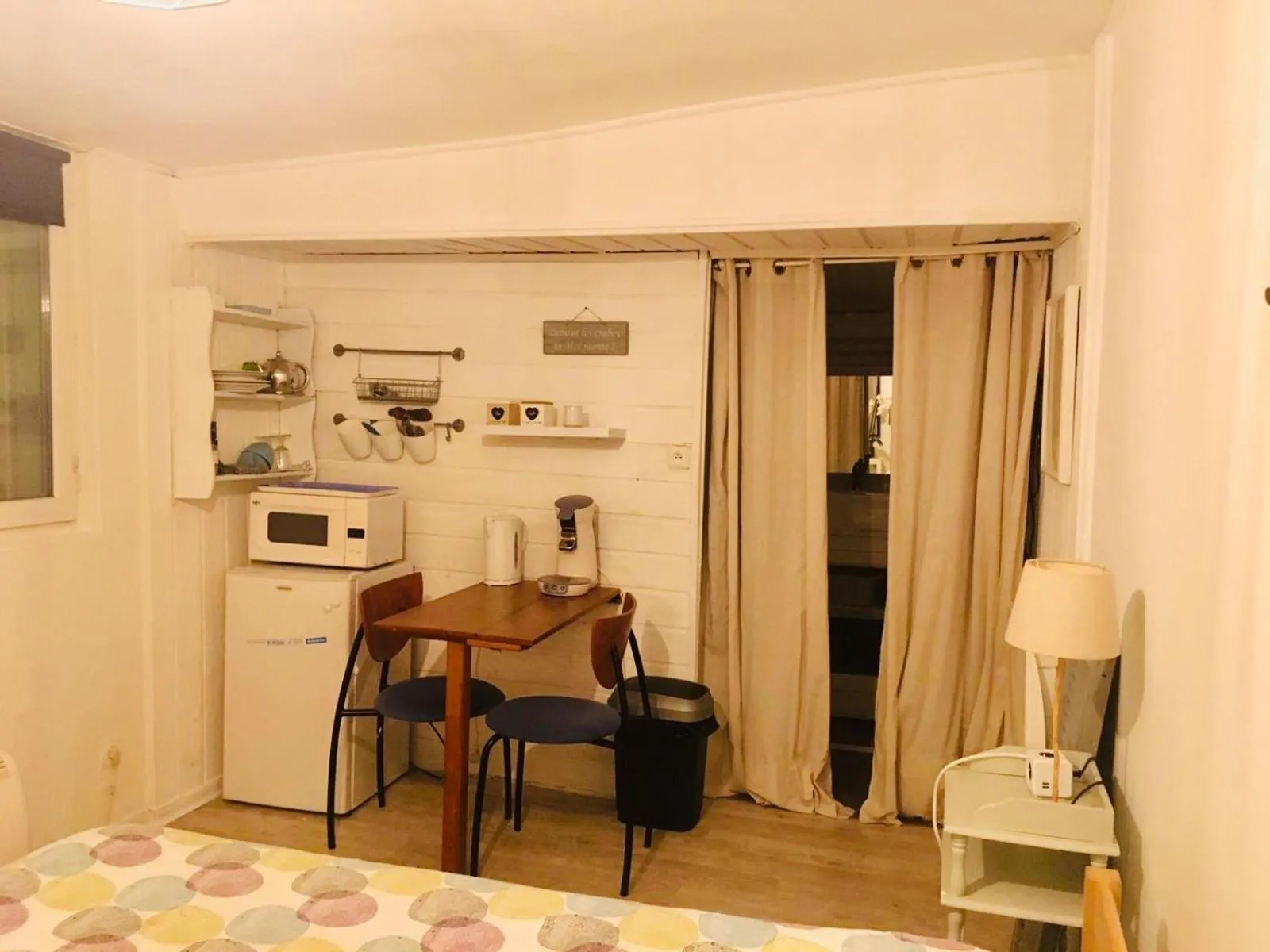 Les Studios de la Côte Roz - Voyageur Solo - Vue Mer
