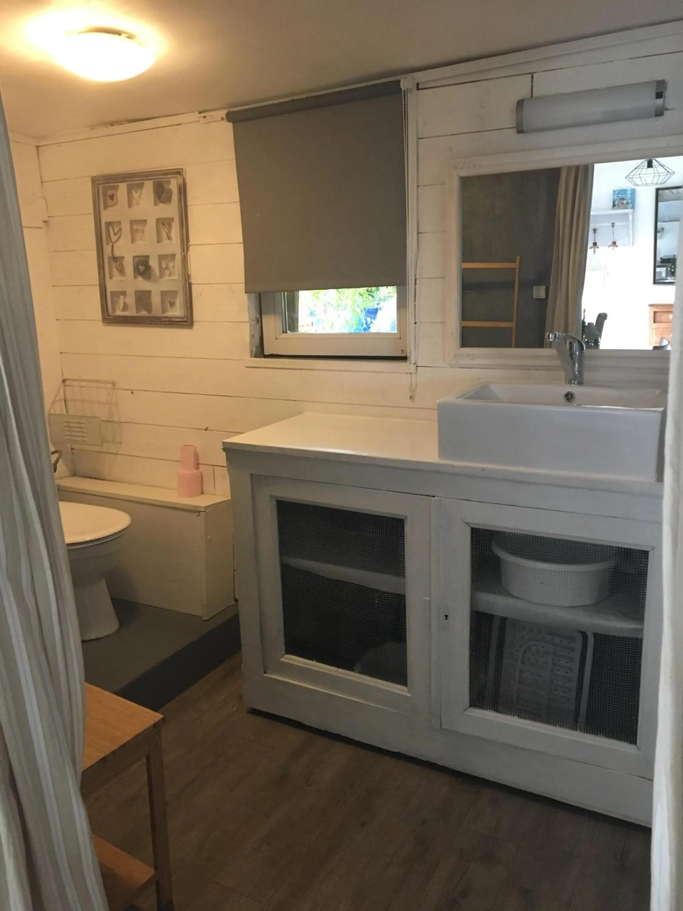 Bathroom in Les Studios de la Côte Roz - Voyageur Solo - Vue Mer
