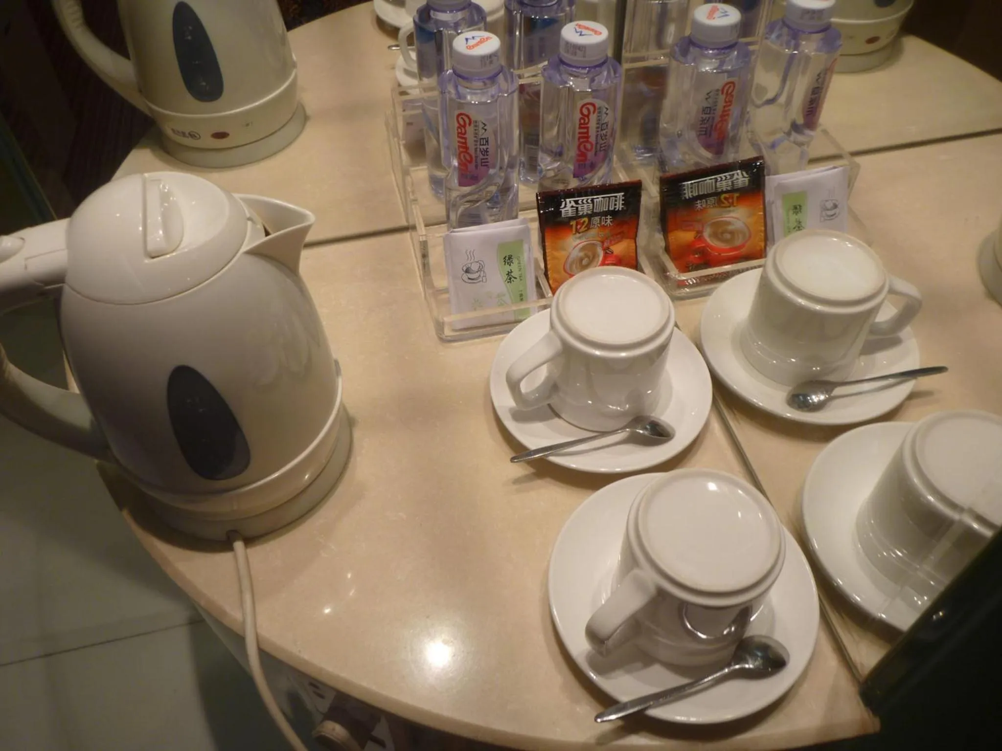 Coffee/Tea Facilities in Shenzhen Sunon Hotel,Dongmen (Formerly Sunon Holiday Villa Hotel)