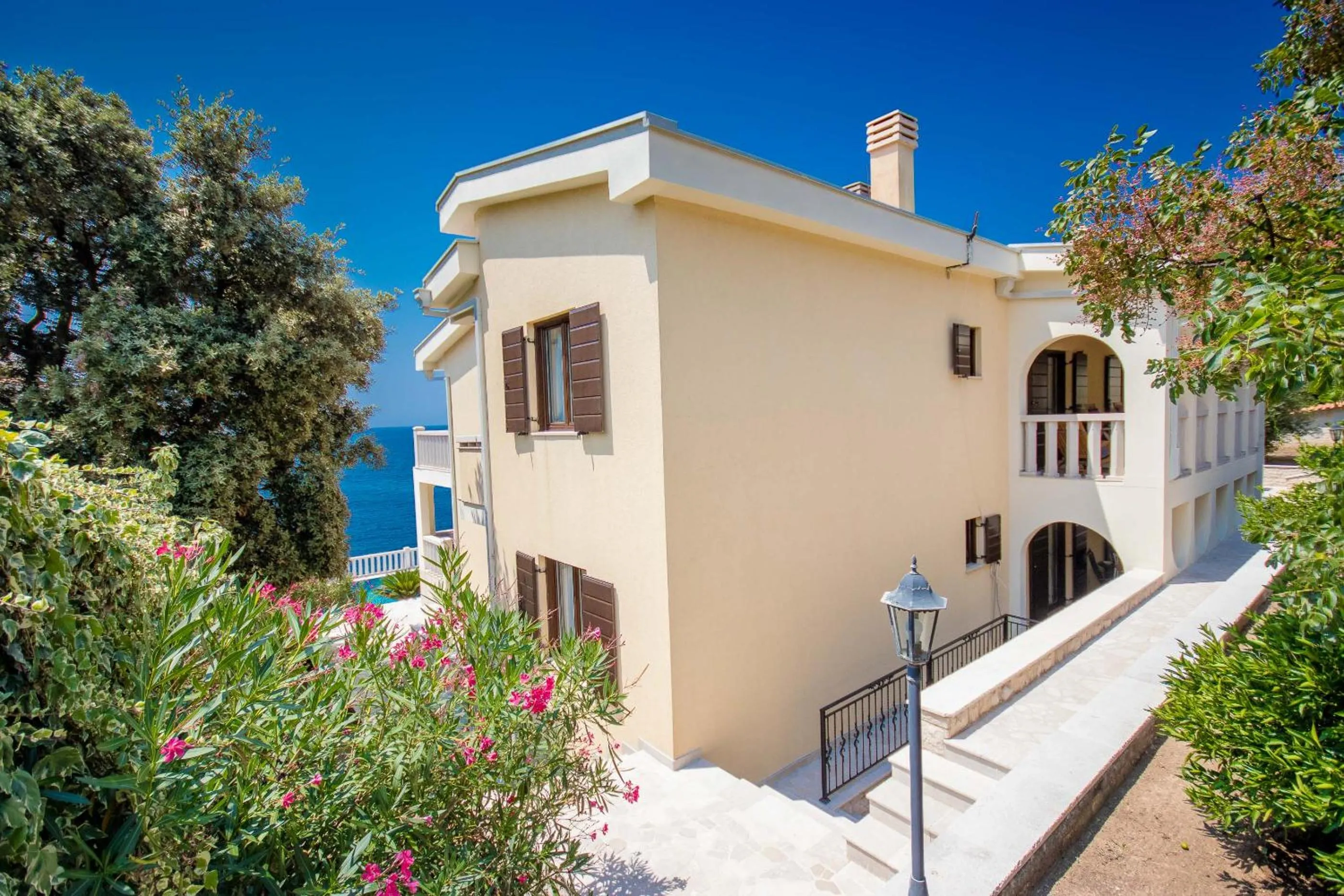 Luxury Villa Alena
