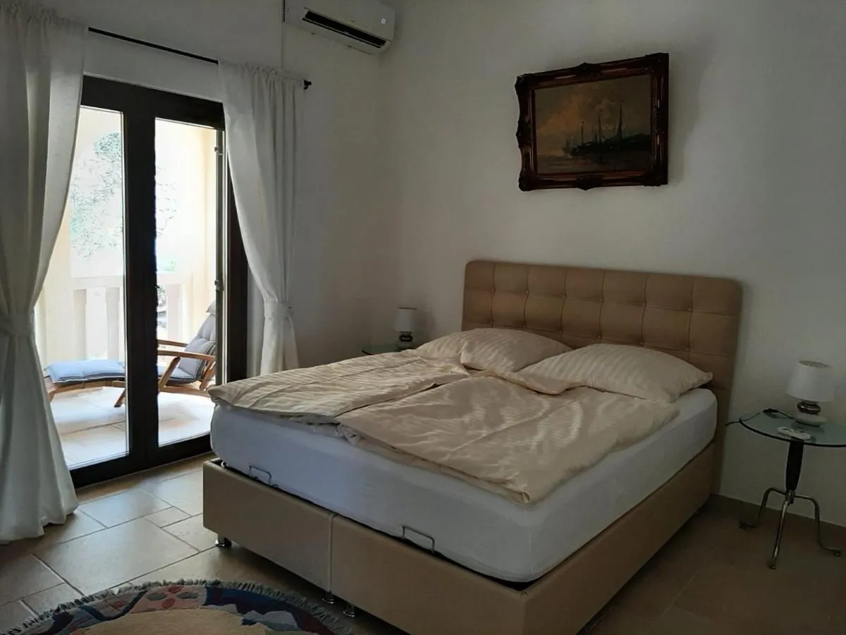 Bed in Luxury Villa Alena