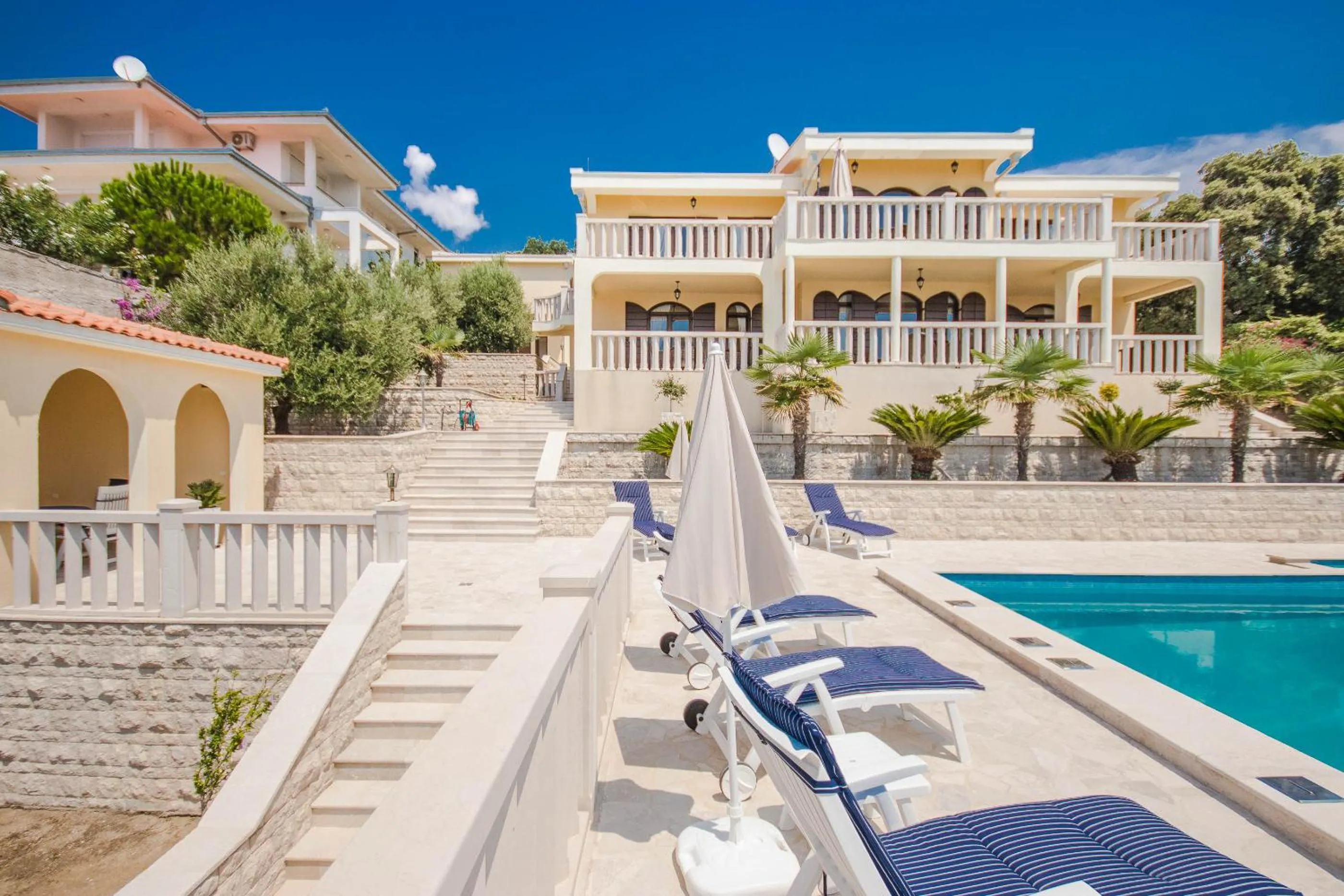 Luxury Villa Alena