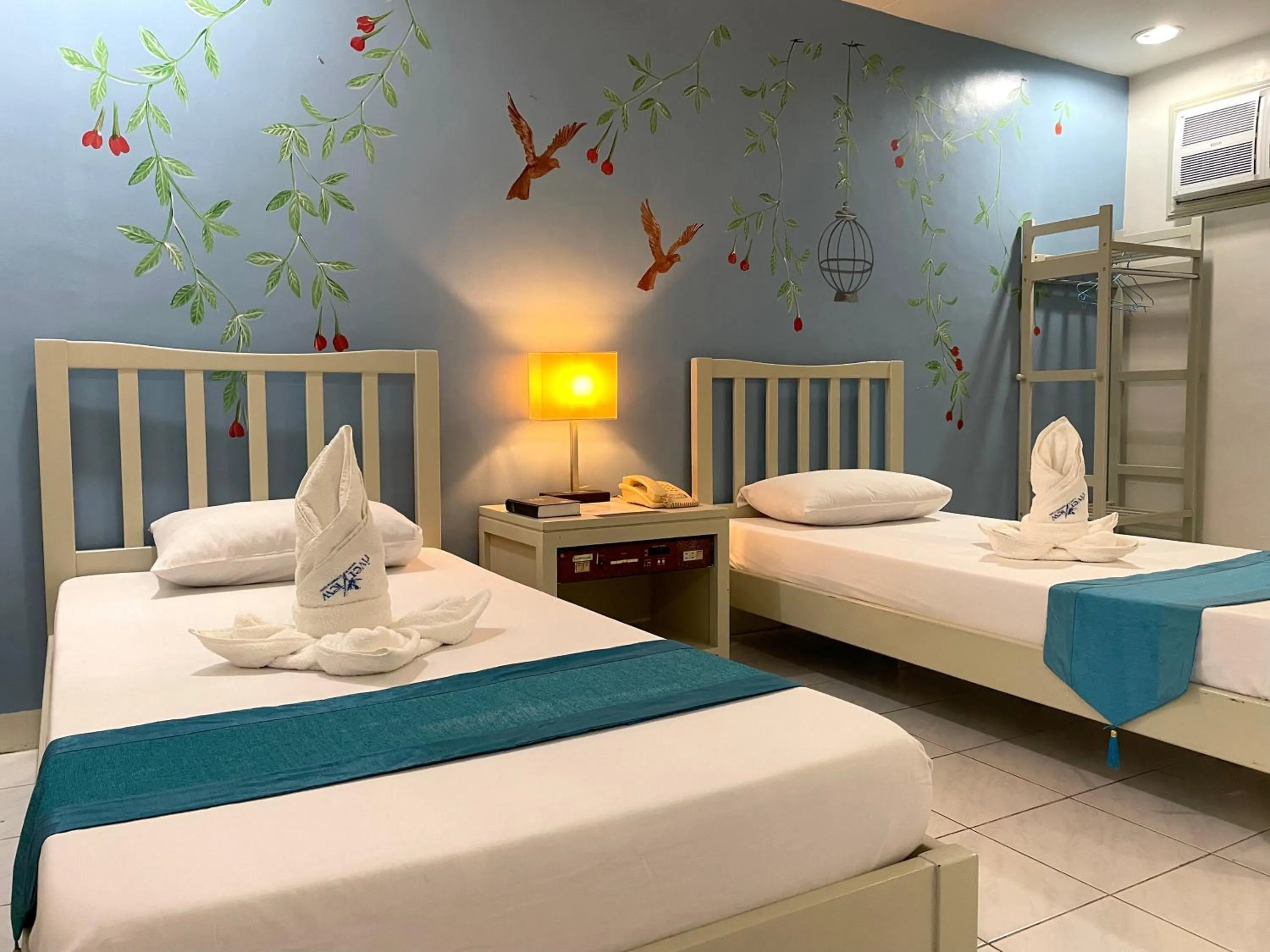 Bed in Riverview Resort and Conference Center