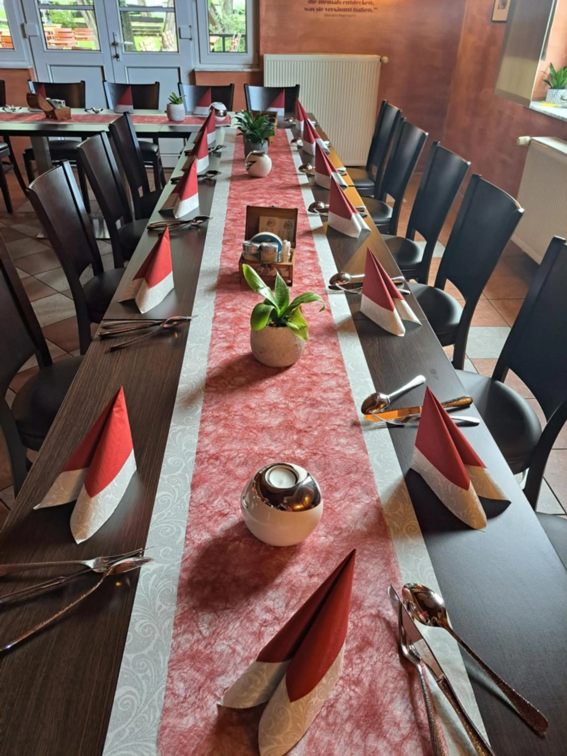 Restaurant/places to eat in Hotel Altes Badehaus