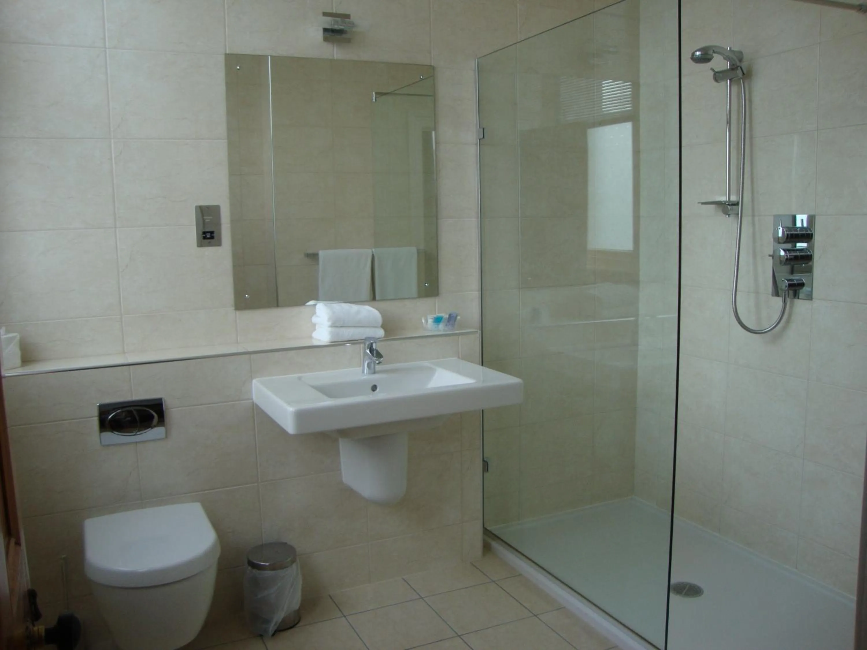 Toilet in Ascot House