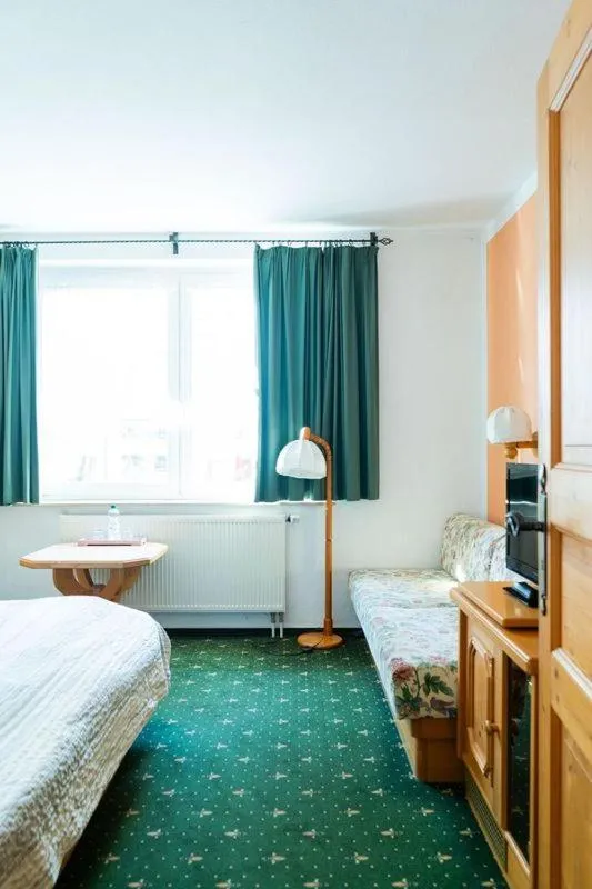 Bed in Landhotel & Restaurant Kains Hof