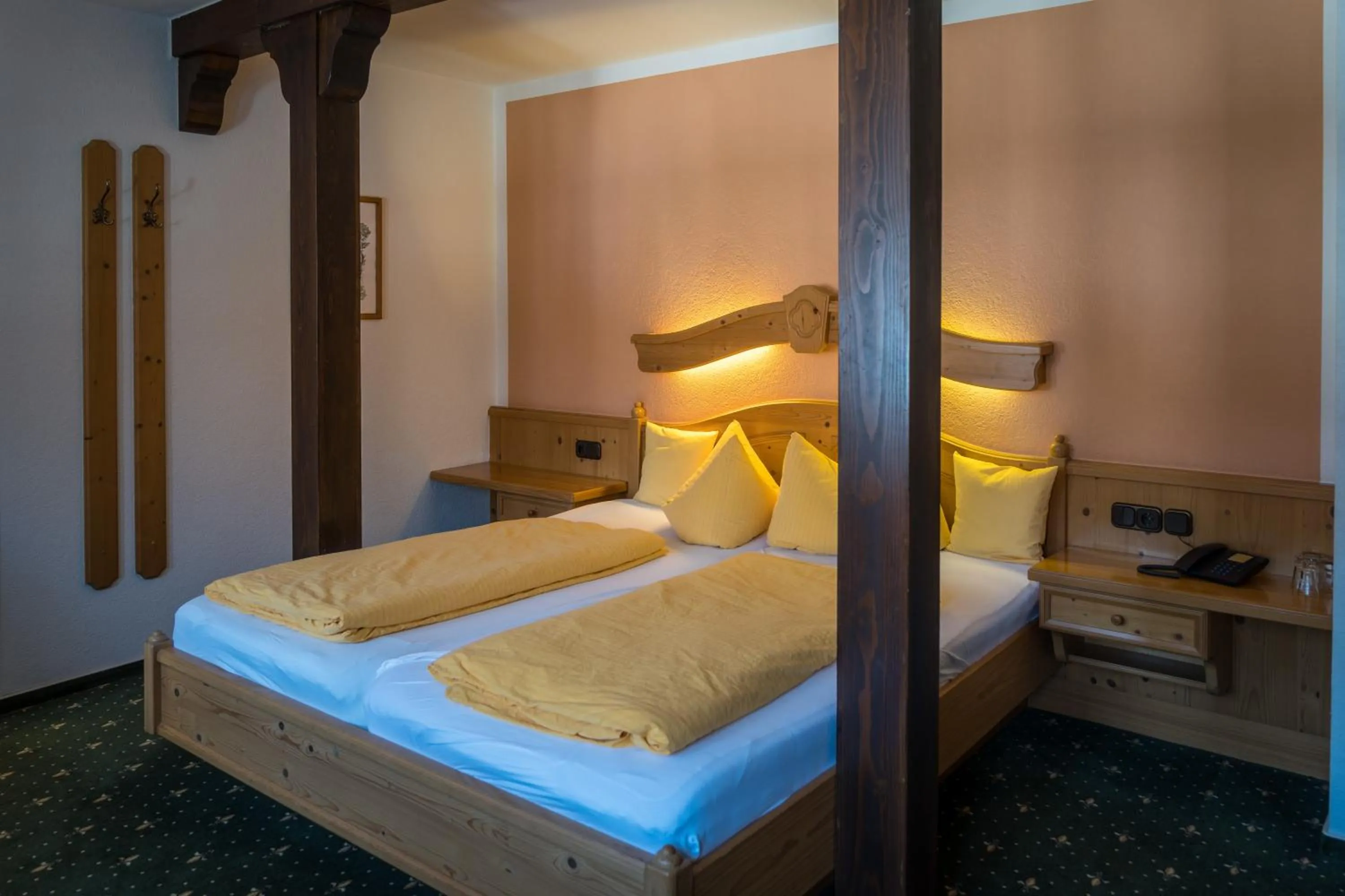 Bed in Landhotel & Restaurant Kains Hof