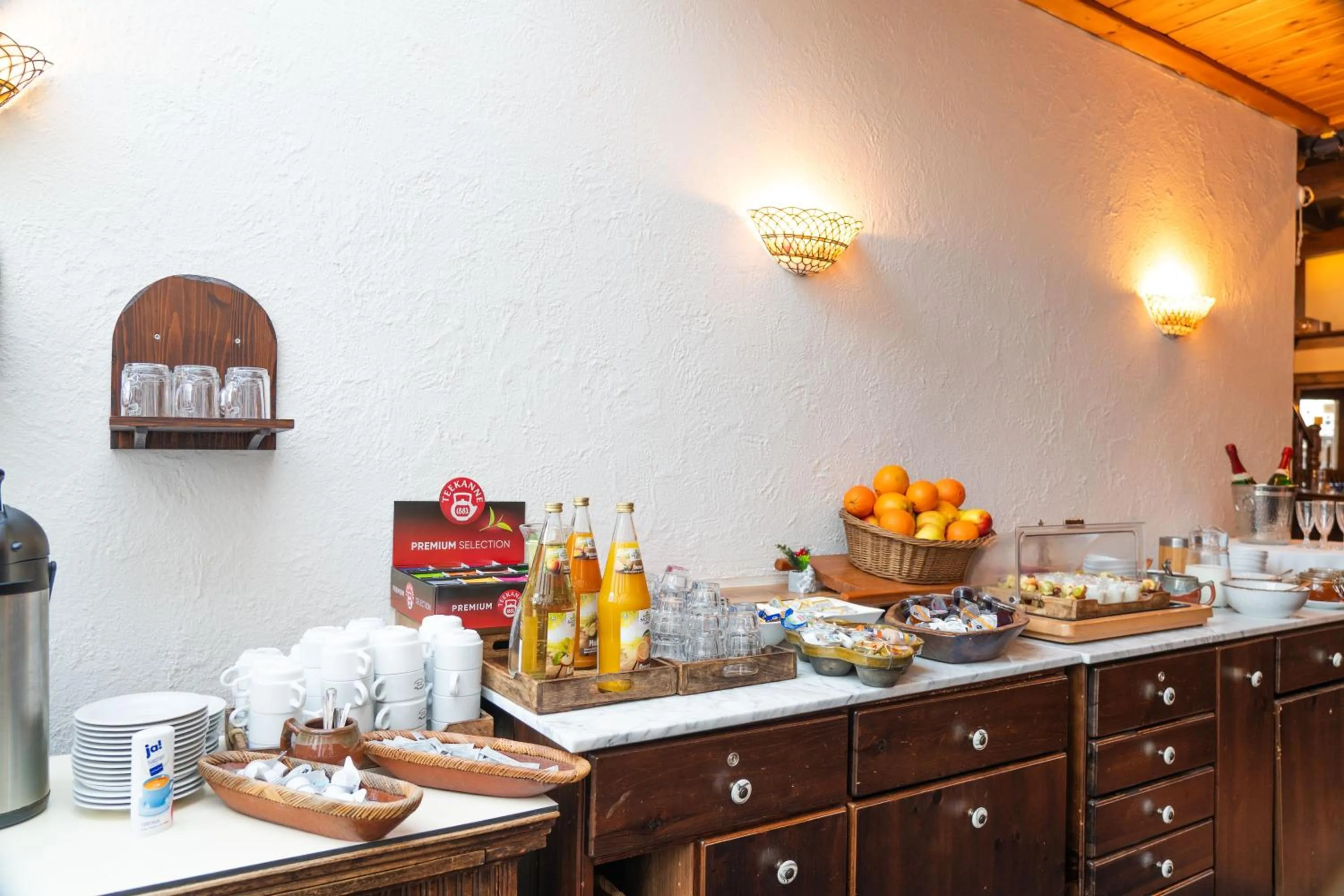 Coffee/tea facilities in Landhotel & Restaurant Kains Hof