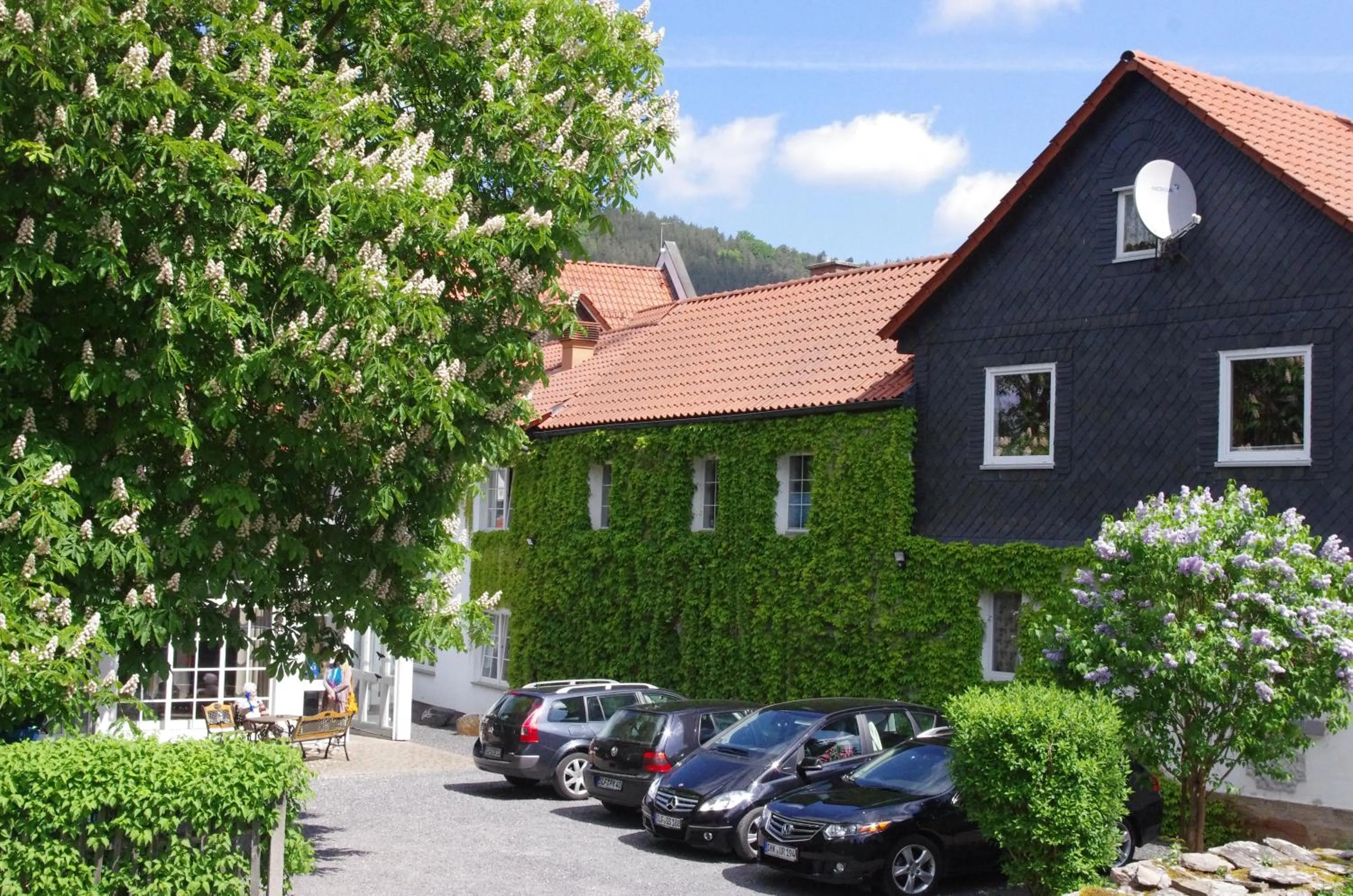 Property building in Landhotel & Restaurant Kains Hof