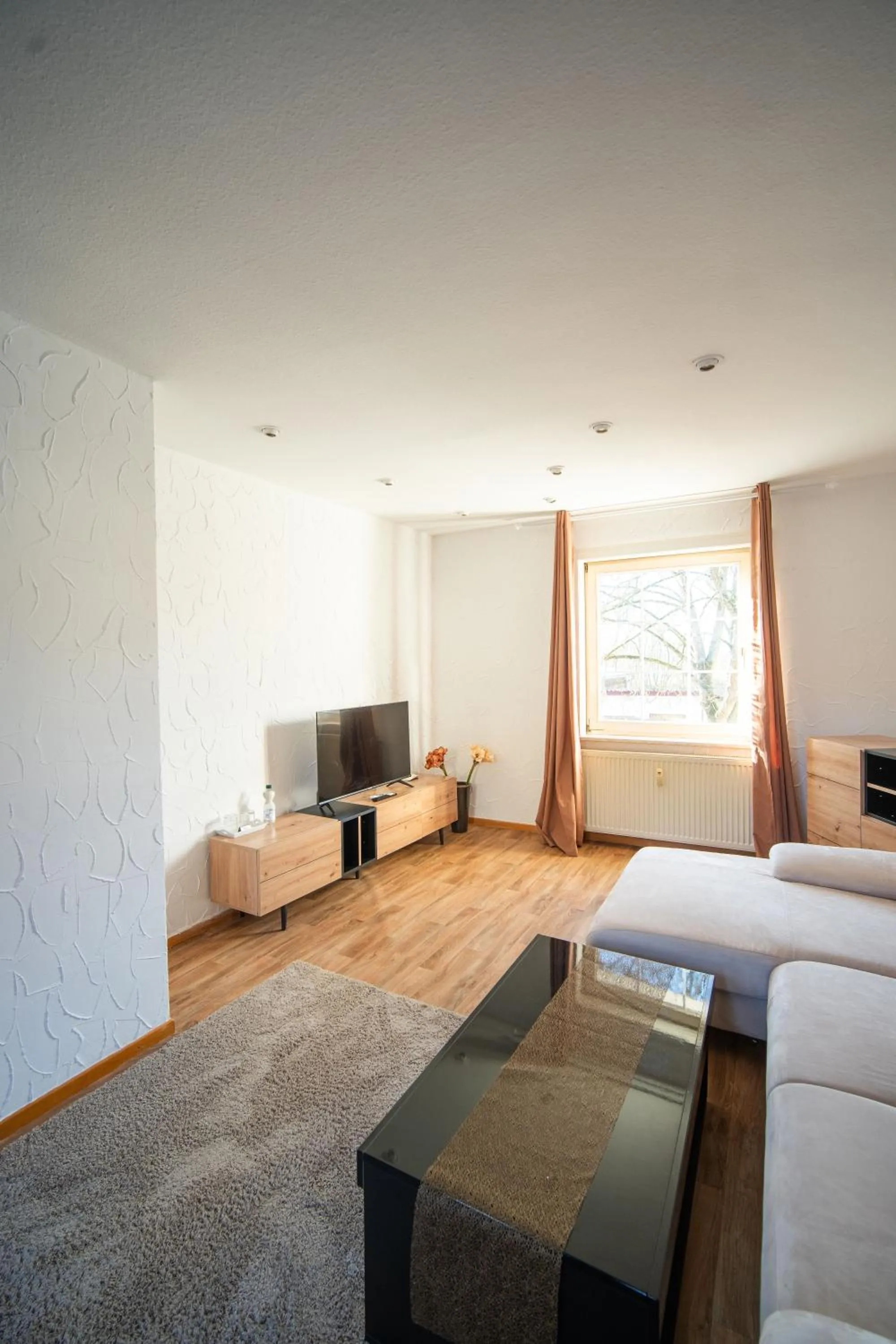 Communal lounge/ TV room in Landhotel & Restaurant Kains Hof