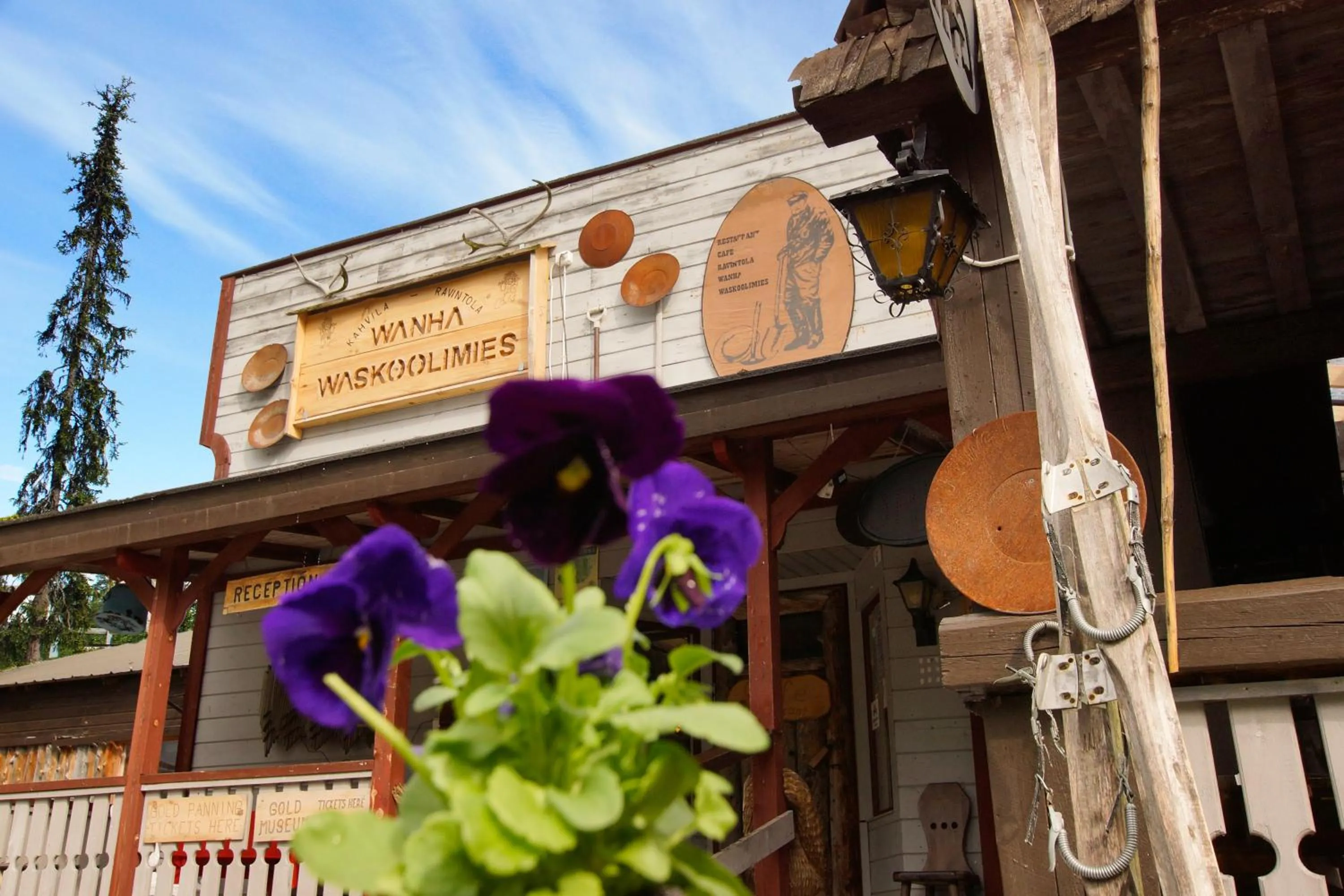 Facade/entrance in Tankavaara Gold Village