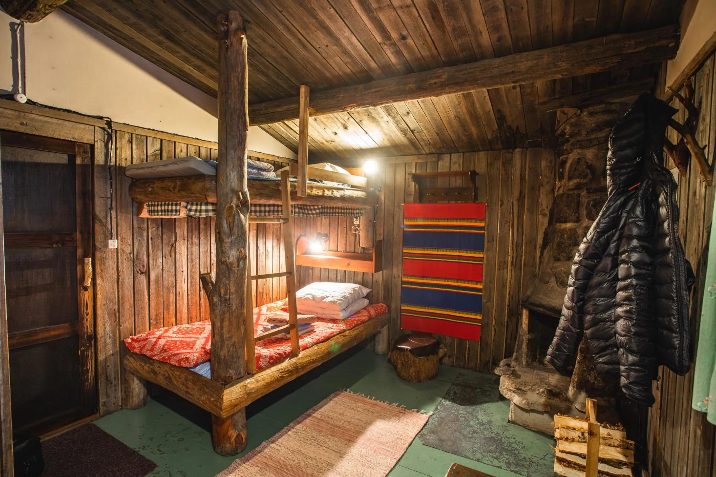Seating area, Bed in Tankavaara Gold Village