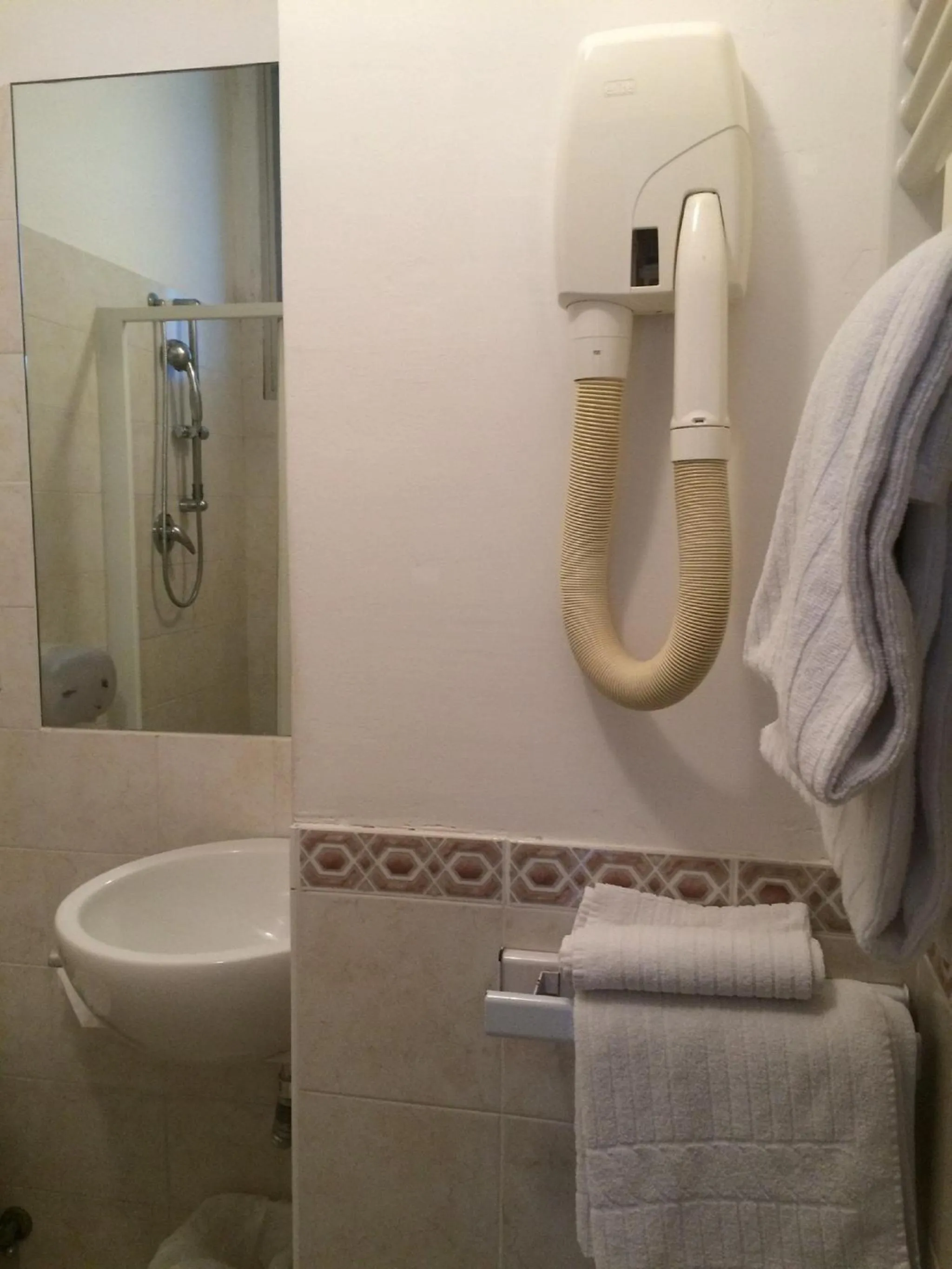 Shower in Hotel Ausonia B&B RiMiNi