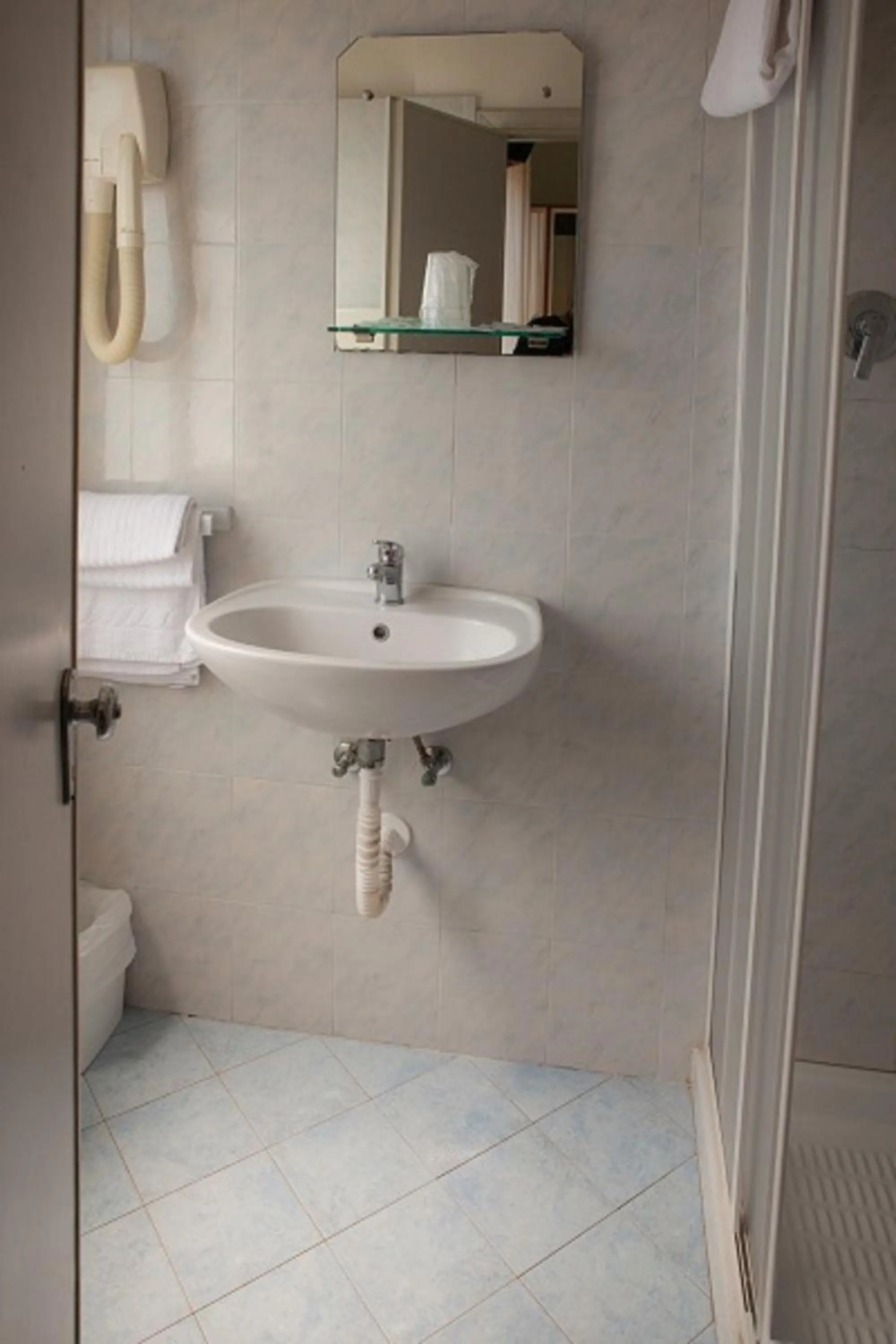 Shower in Hotel Ausonia B&B RiMiNi