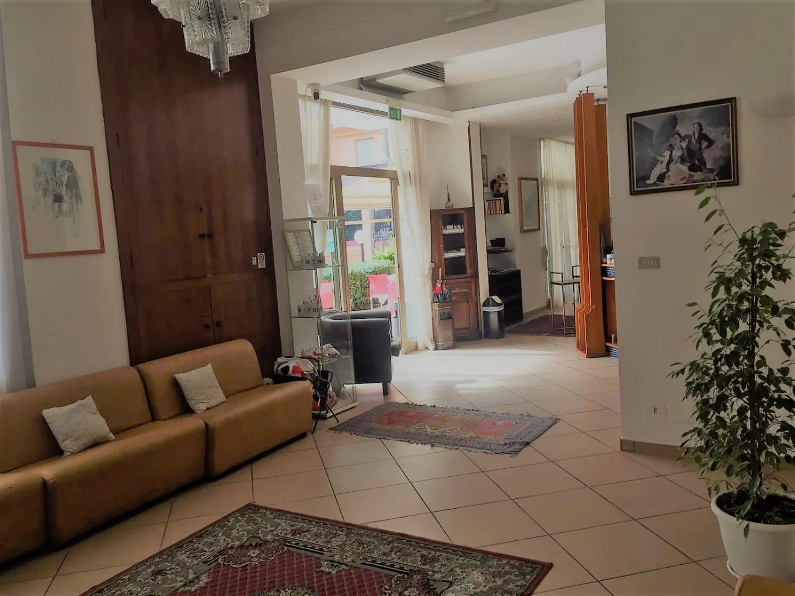 Communal lounge/ TV room in Hotel Ausonia B&B RiMiNi