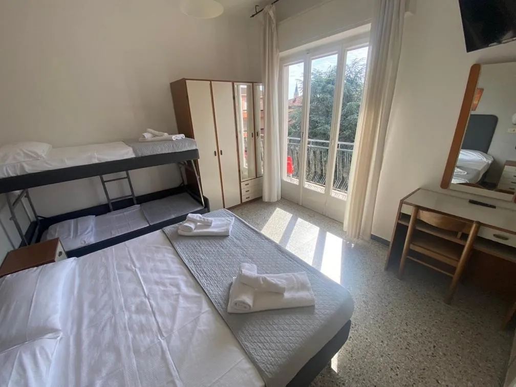 Bed in Hotel Ausonia B&B RiMiNi