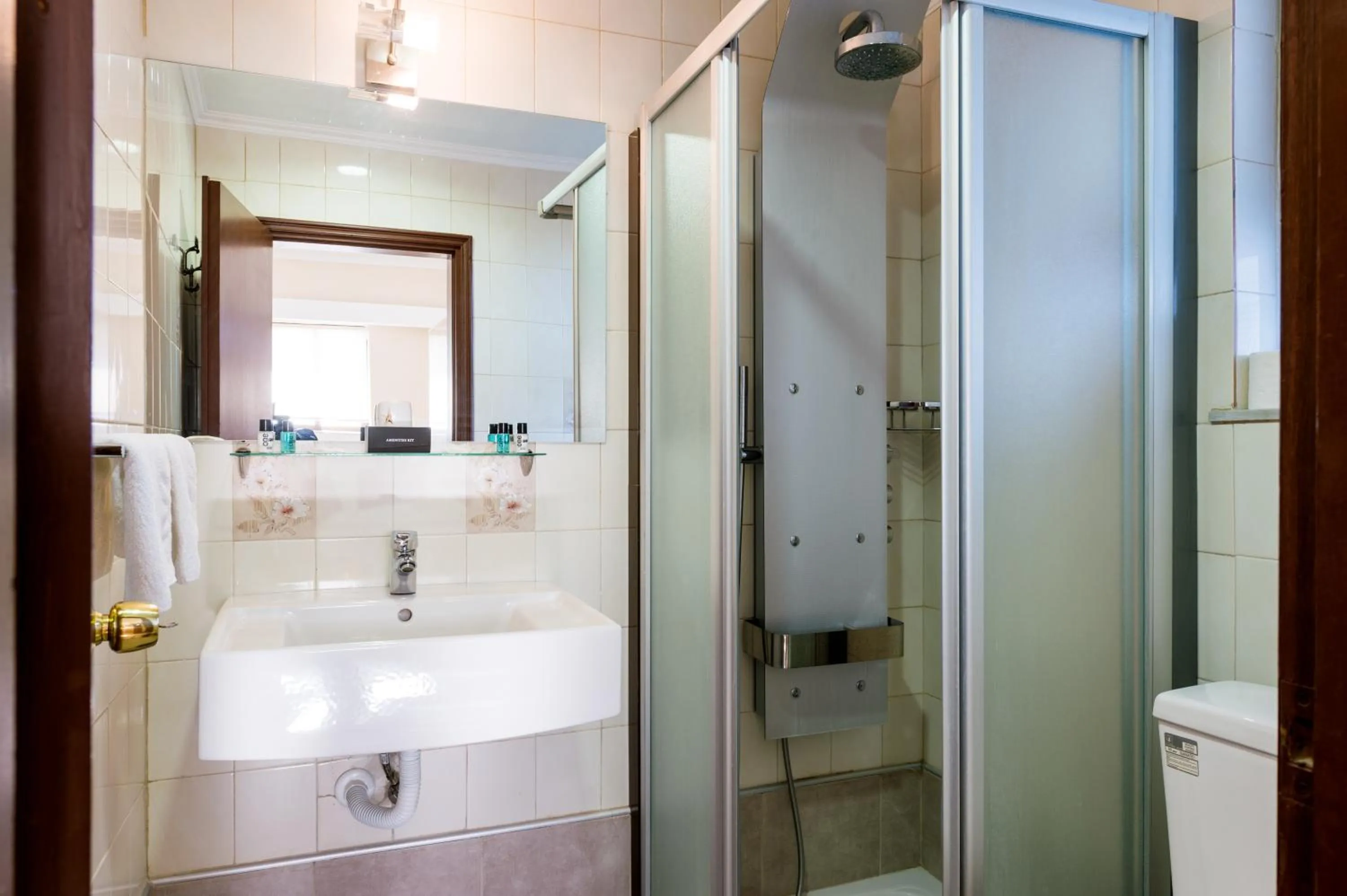 Shower in Terinikos Sunny Garden Hotel & Junior Suites New Renovation 2025