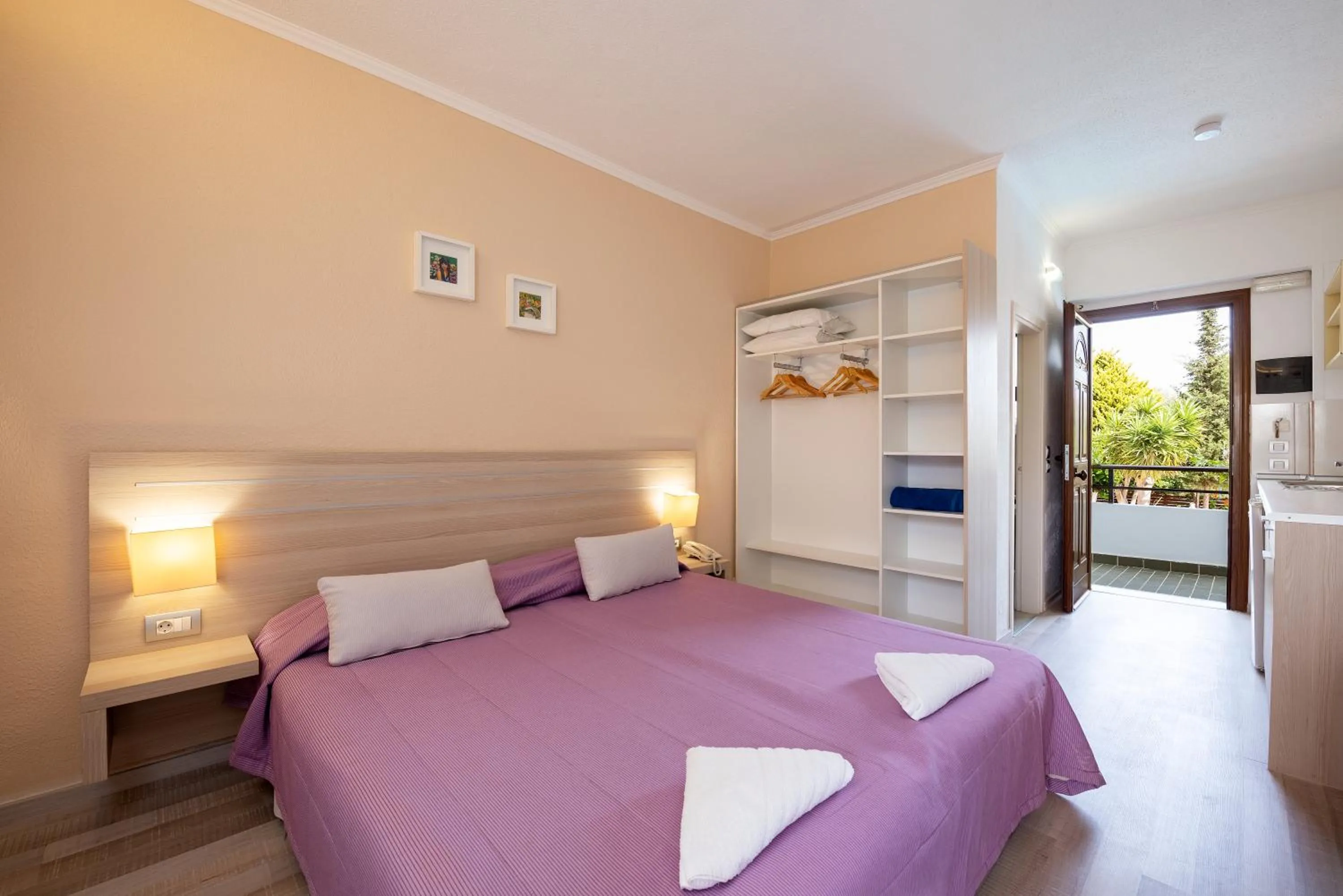 Bed in Terinikos Sunny Garden Hotel & Junior Suites New Renovation 2025