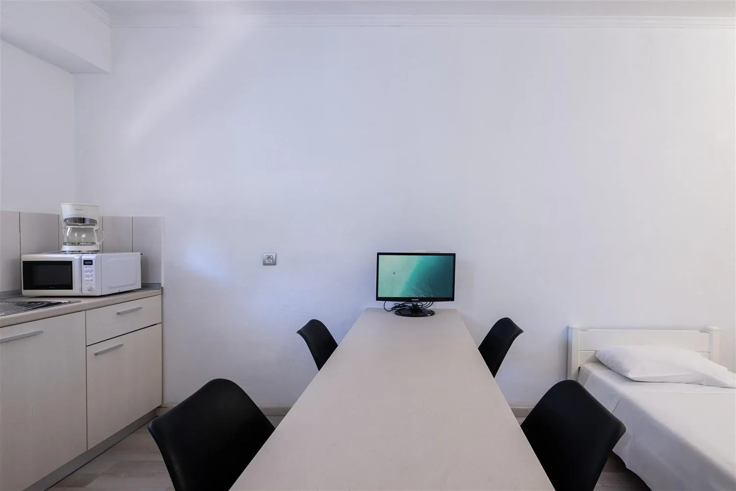 Dining area, Bed in Terinikos Sunny Garden Hotel & Junior Suites New Renovation 2025