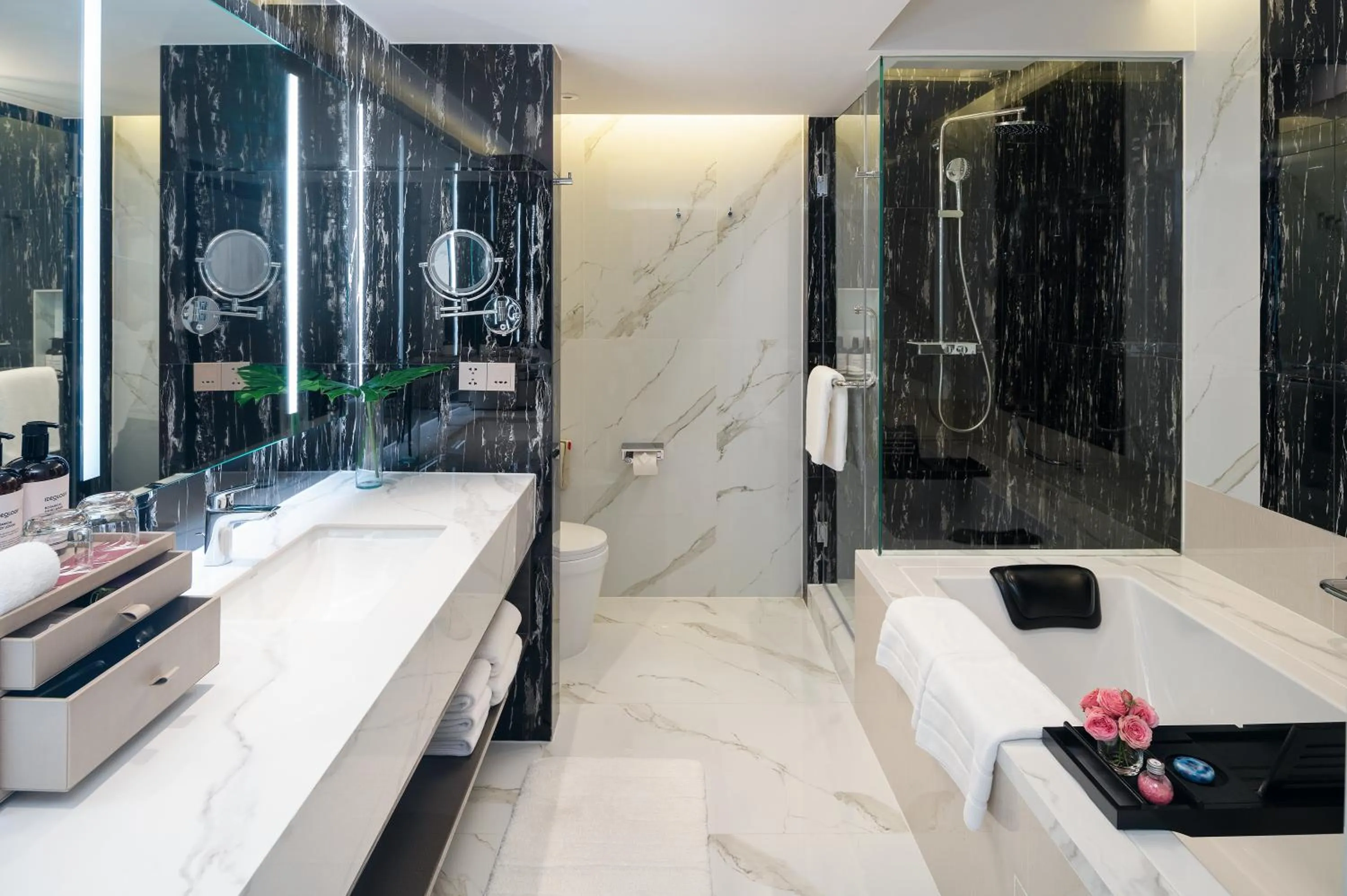 Bathroom in Pathumwan Princess Hotel