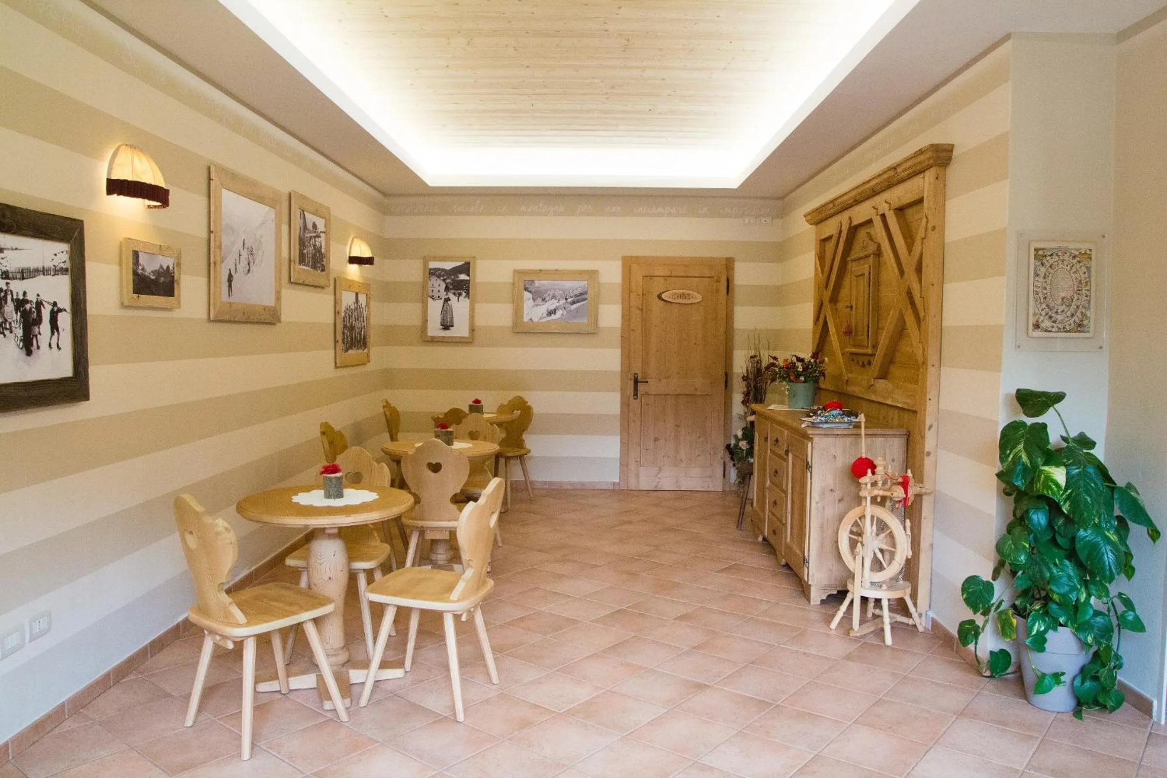 Communal lounge/ TV room in GH Hotel Piaz