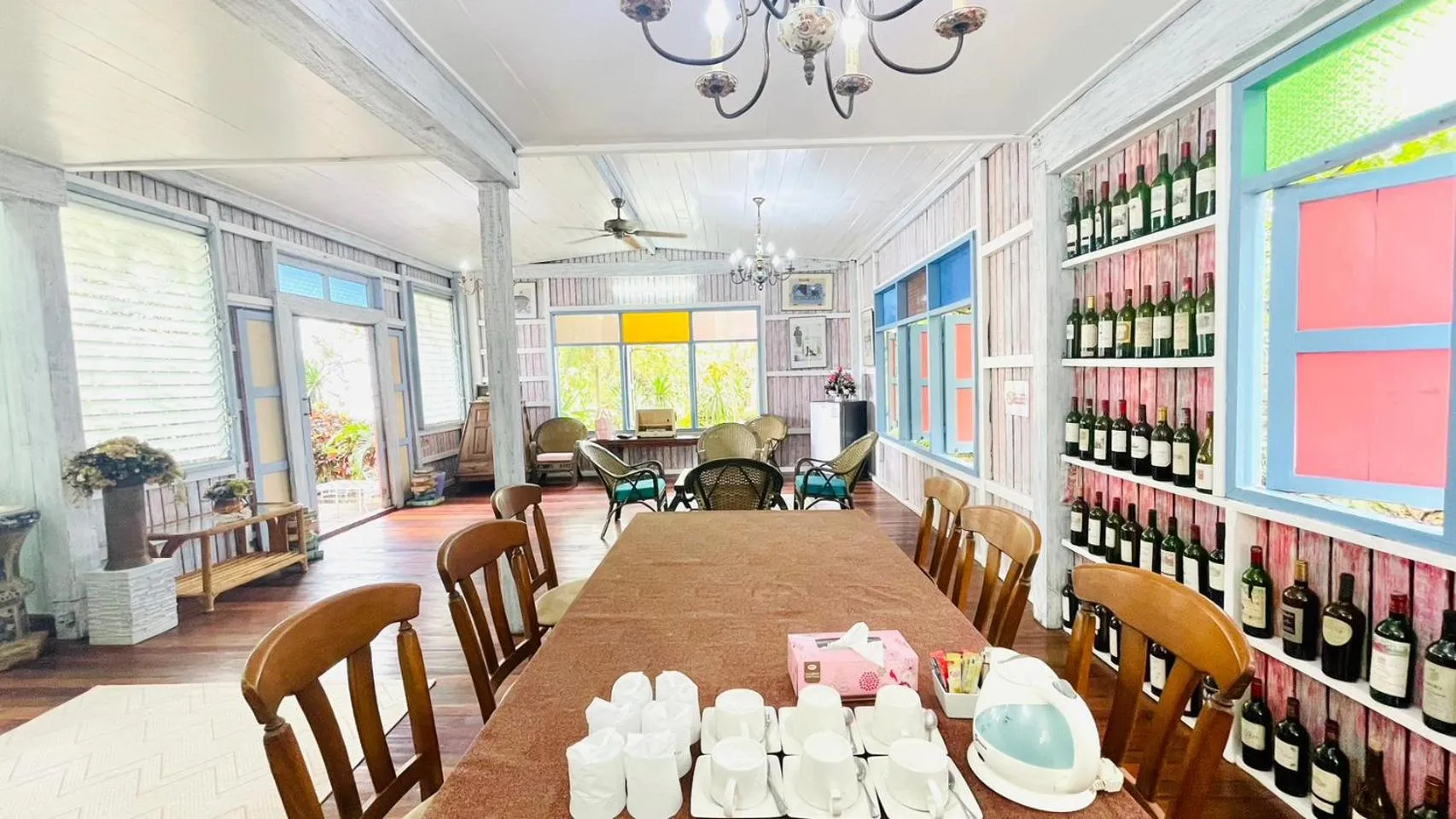 Restaurant/places to eat in Baan Ing Khao