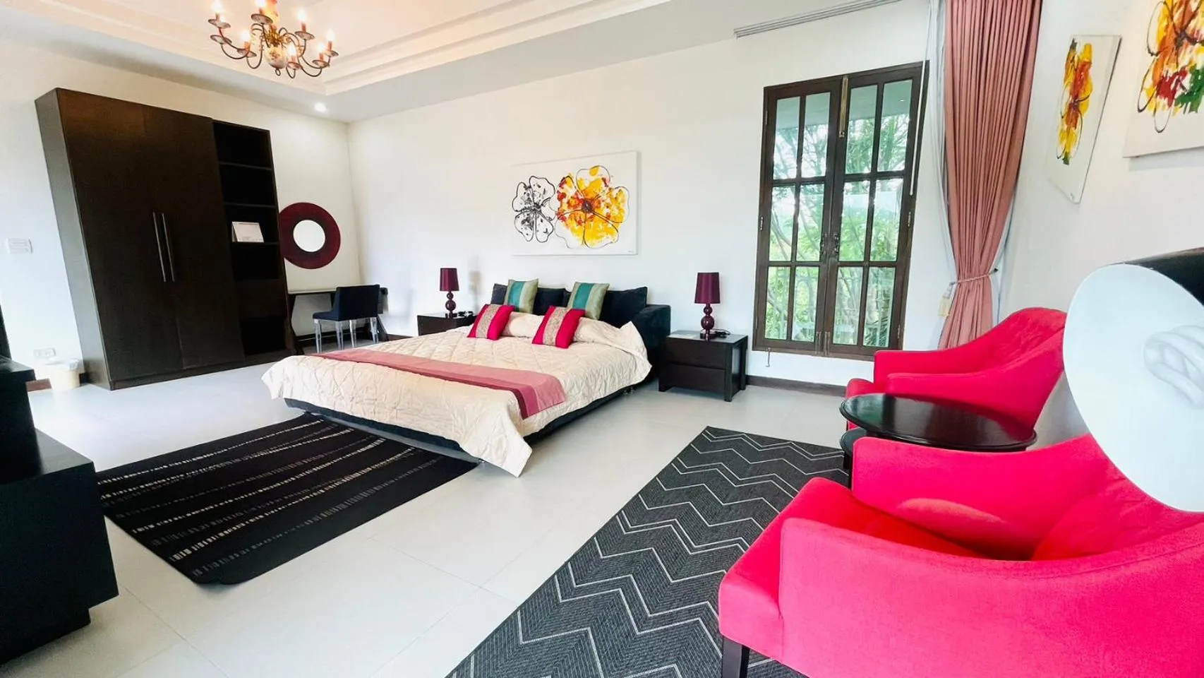 Photo of the whole room, Bed in Baan Ing Khao