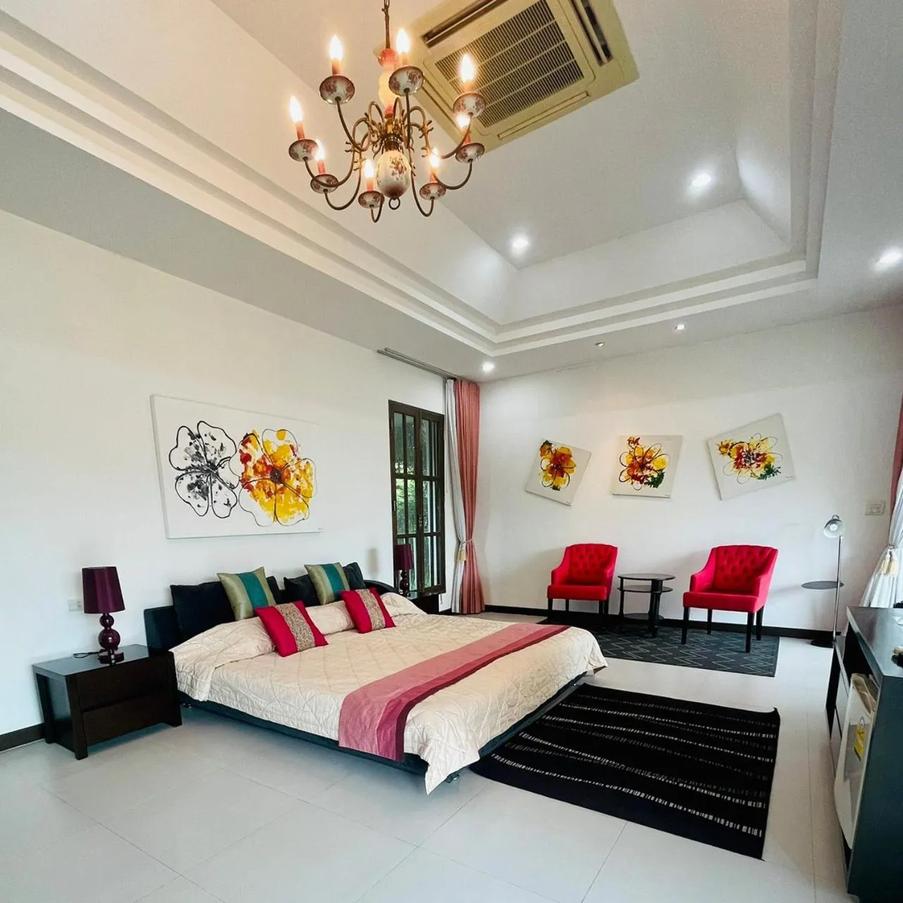 Photo of the whole room, Bed in Baan Ing Khao