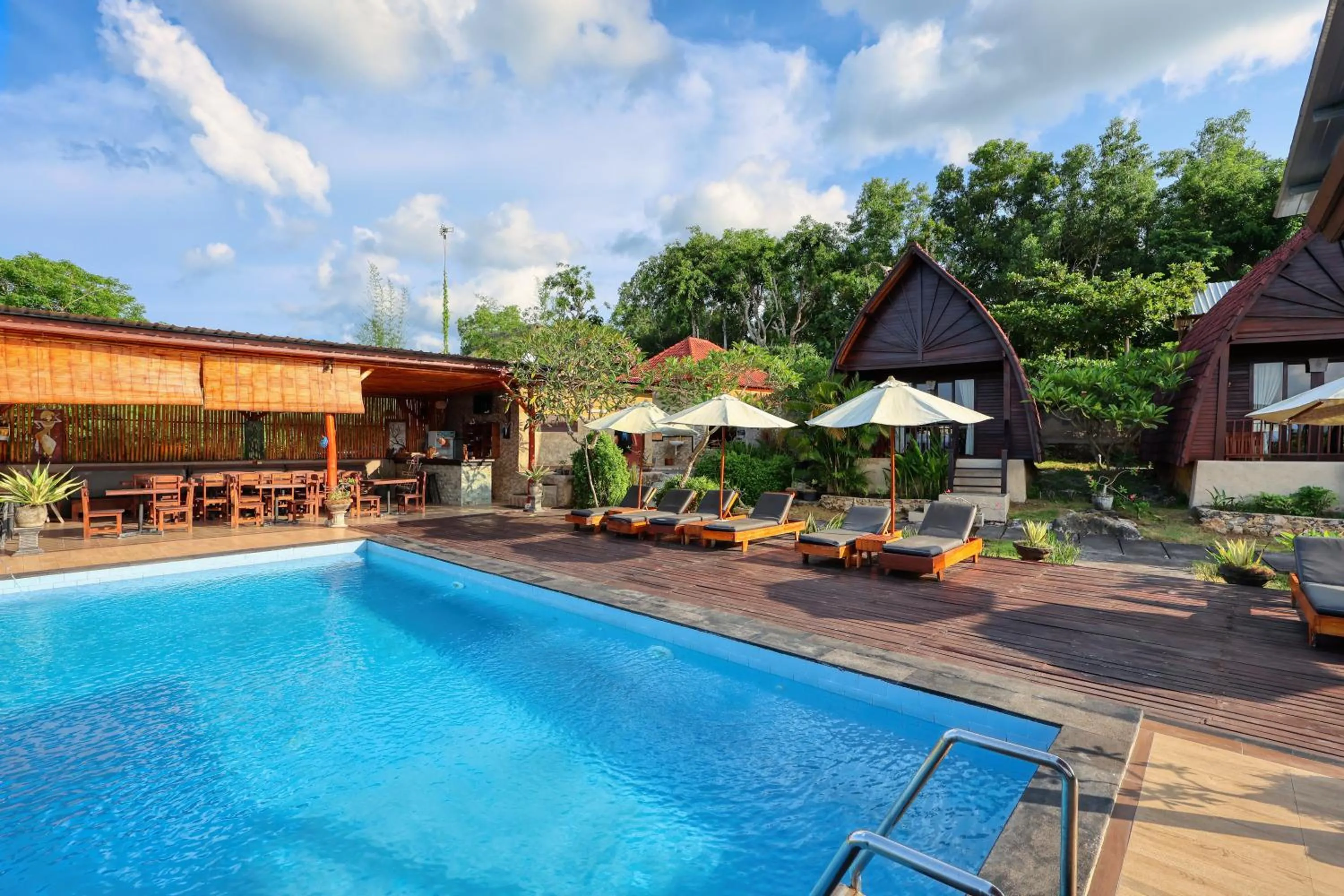 Property building in Bataran Garden Cottage