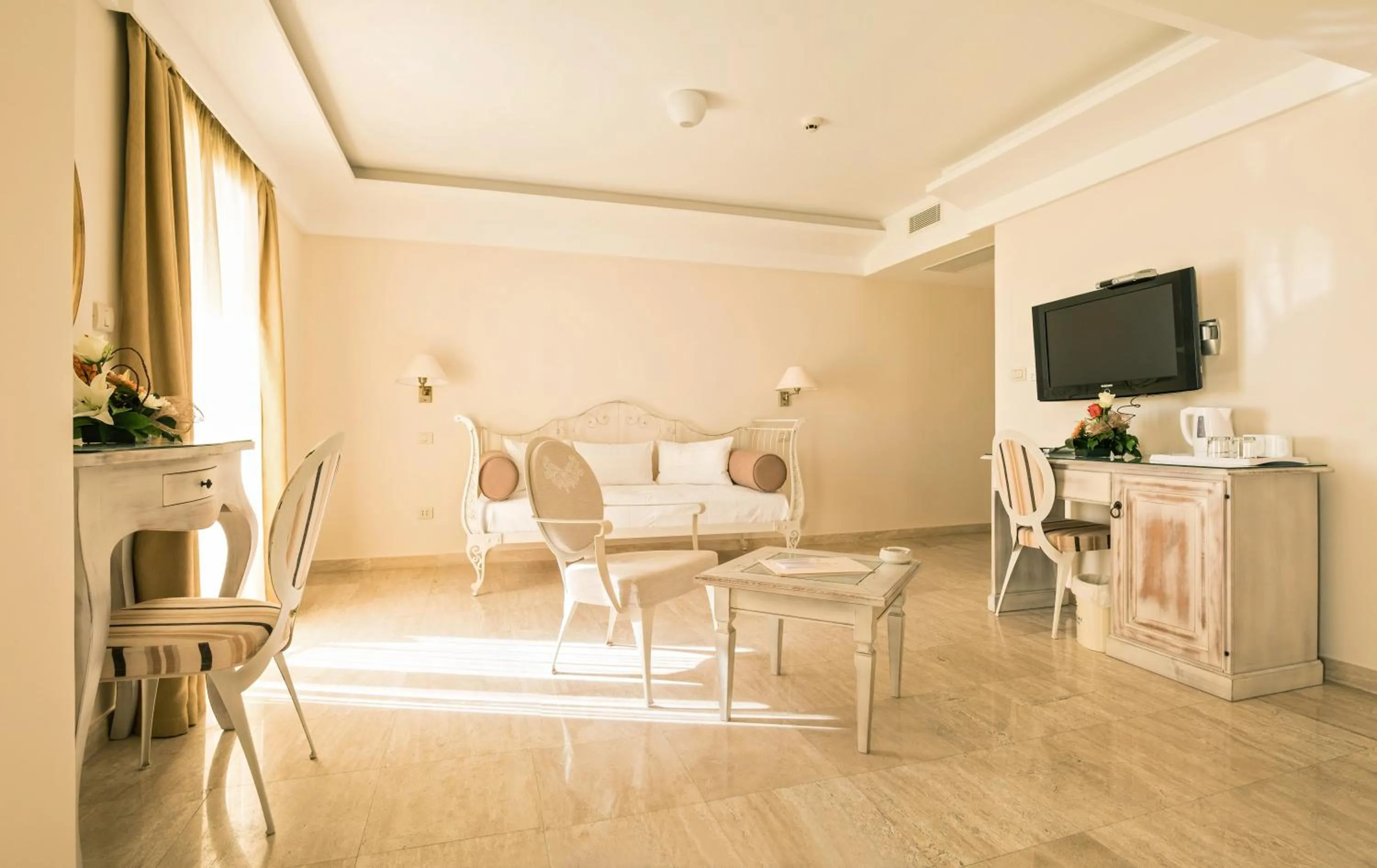 TV and multimedia in Hotel Azimut