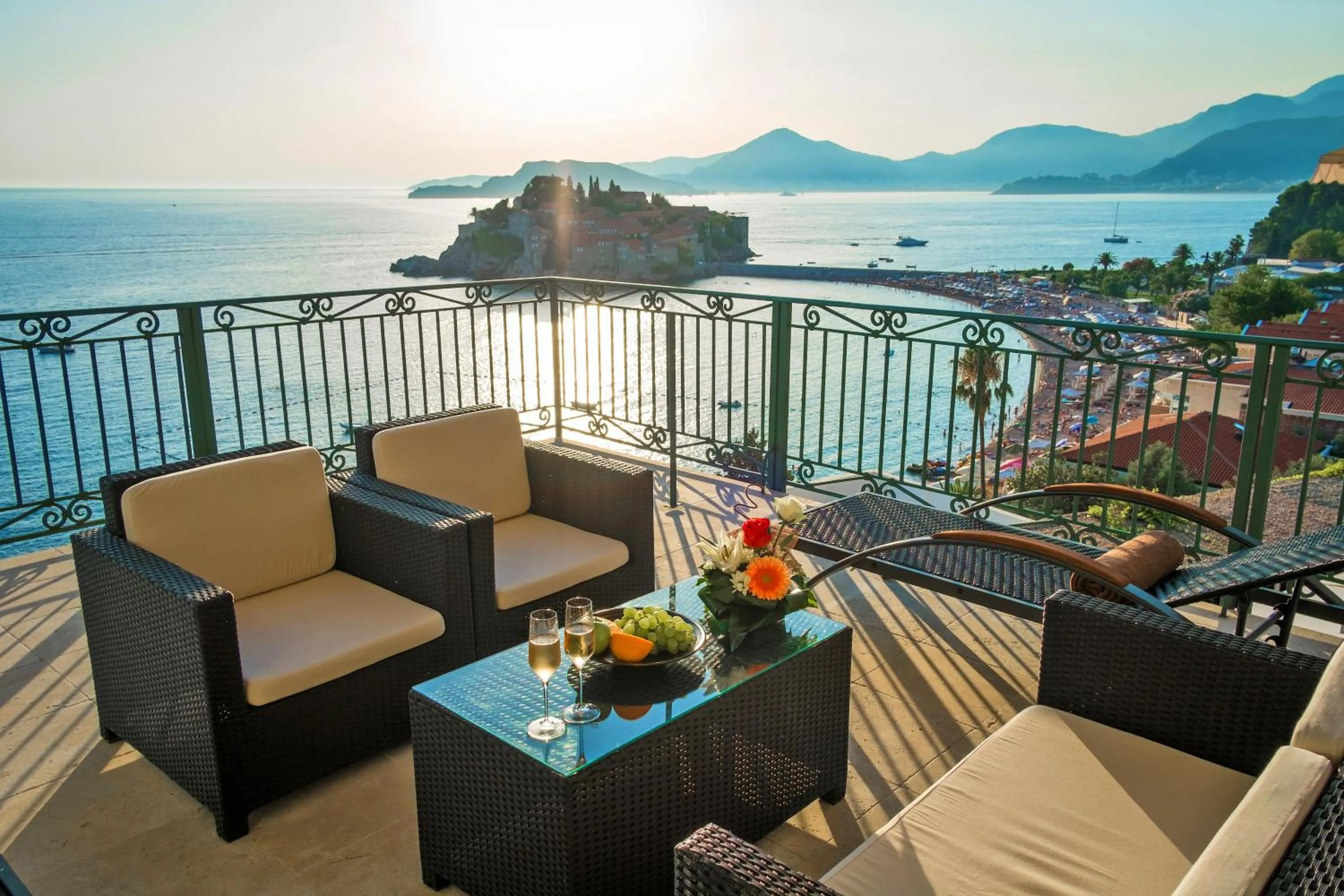 Patio in Hotel Azimut