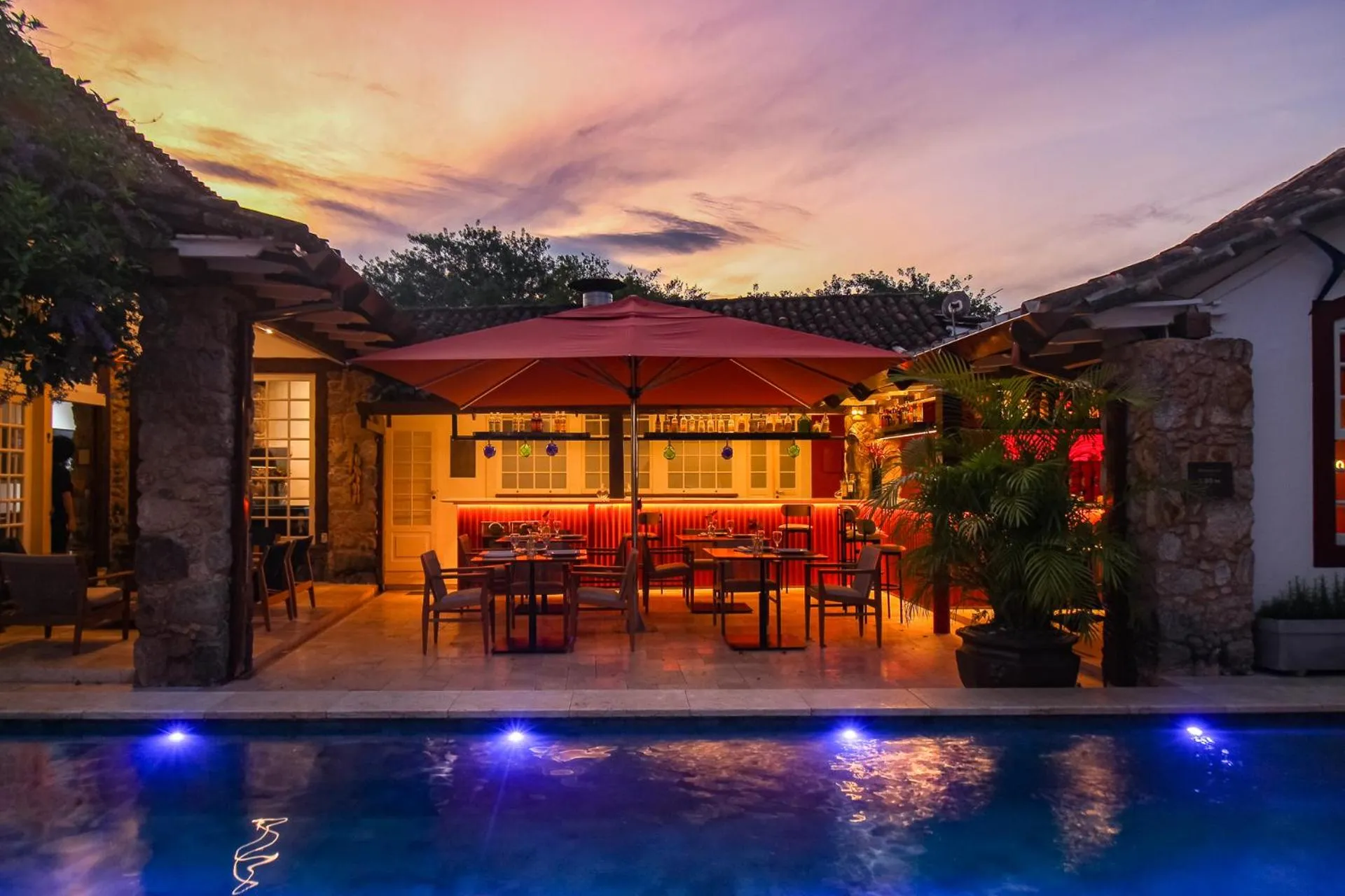 Restaurant/places to eat in Sandi Hotel