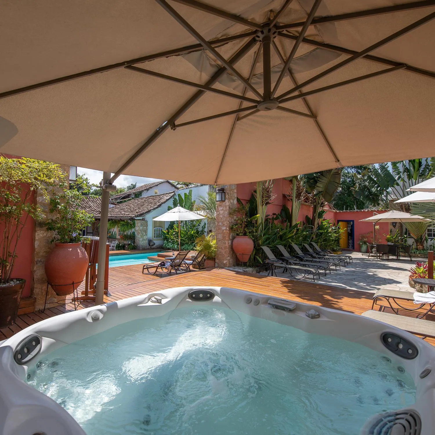 Hot Tub in Sandi Hotel