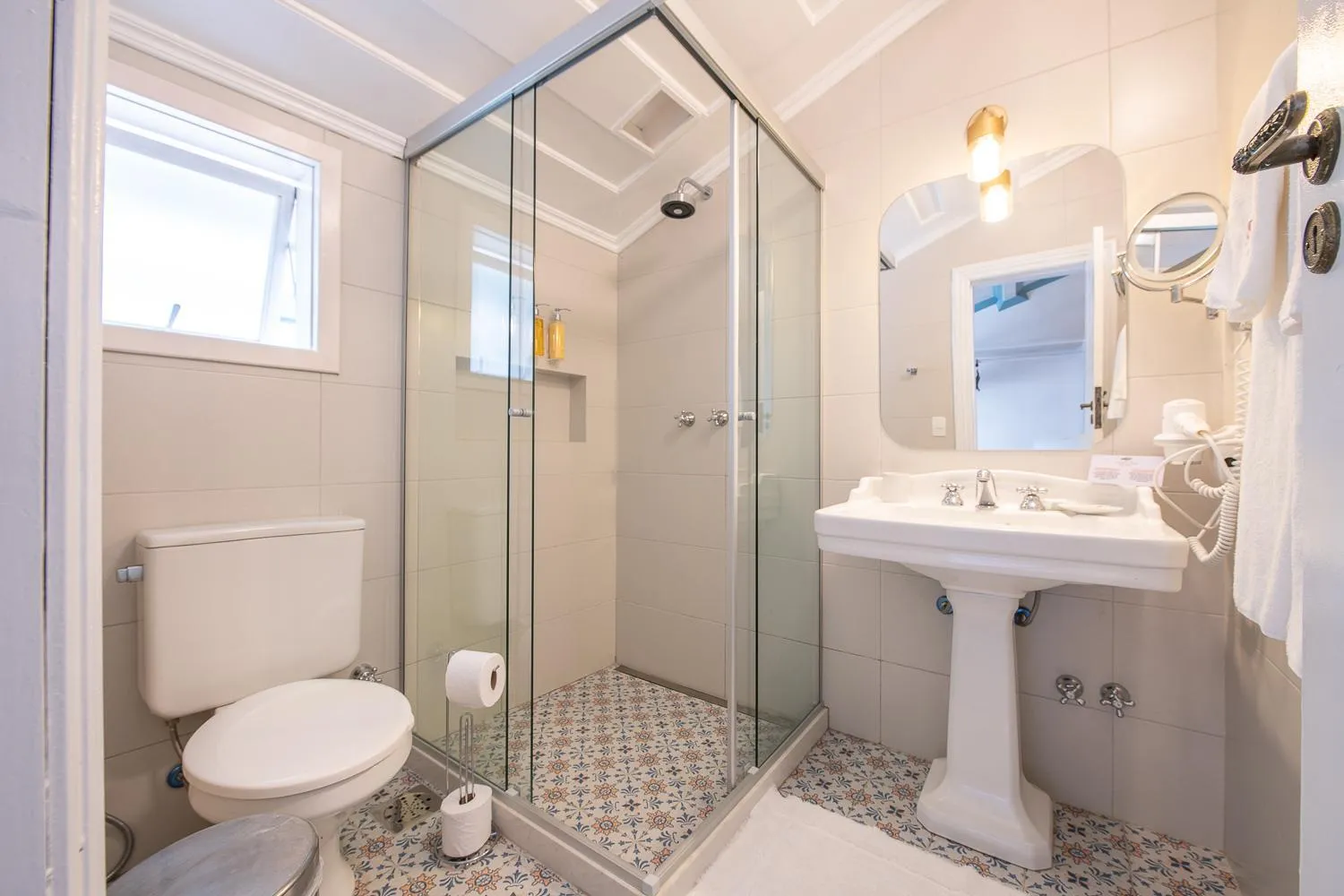 Bathroom in Sandi Hotel