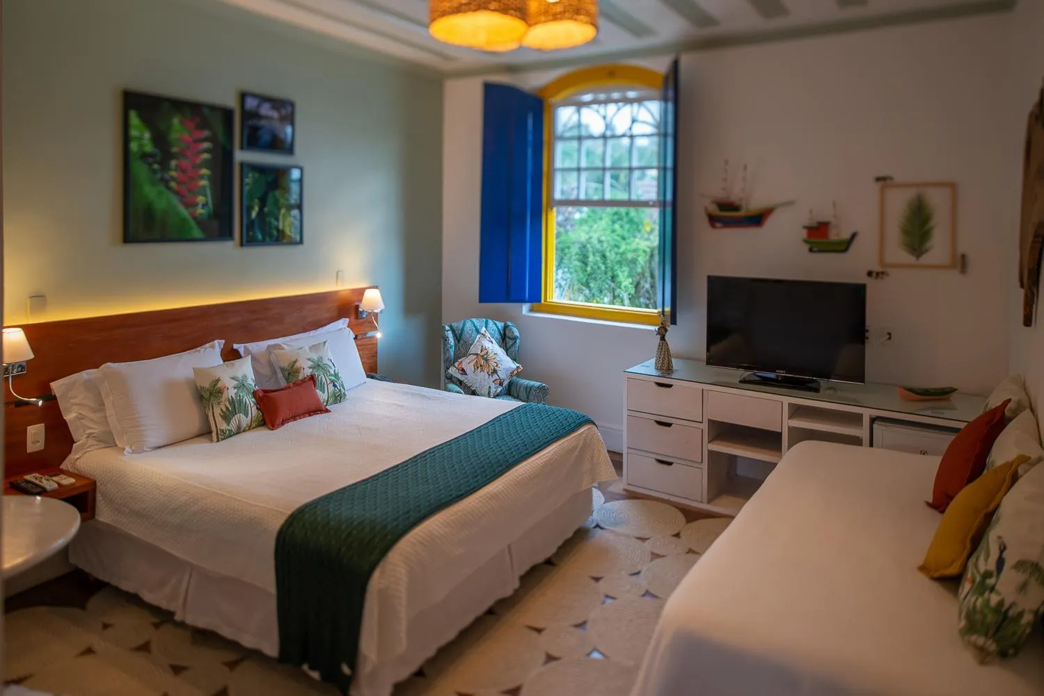 Photo of the whole room, Bed in Sandi Hotel