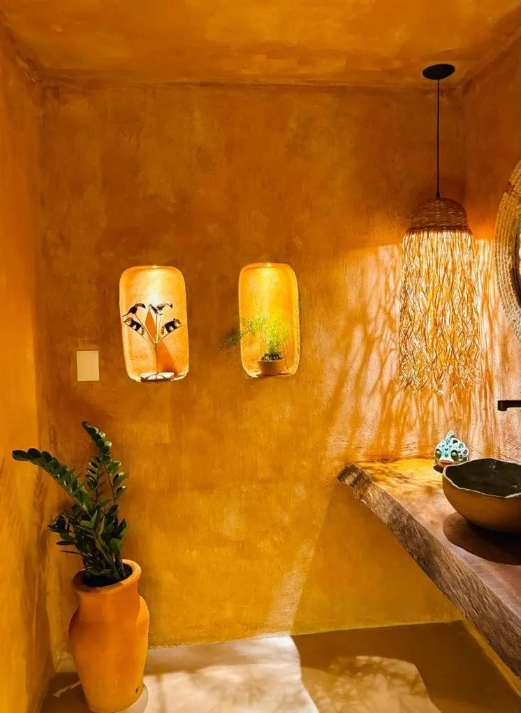 Restaurant/places to eat in Sandi Hotel