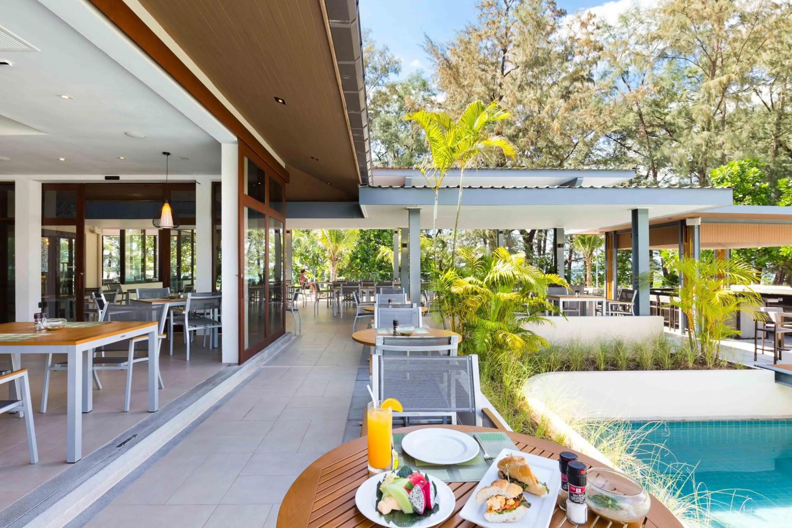 Restaurant/places to eat in Dewa Phuket Resort & Villas