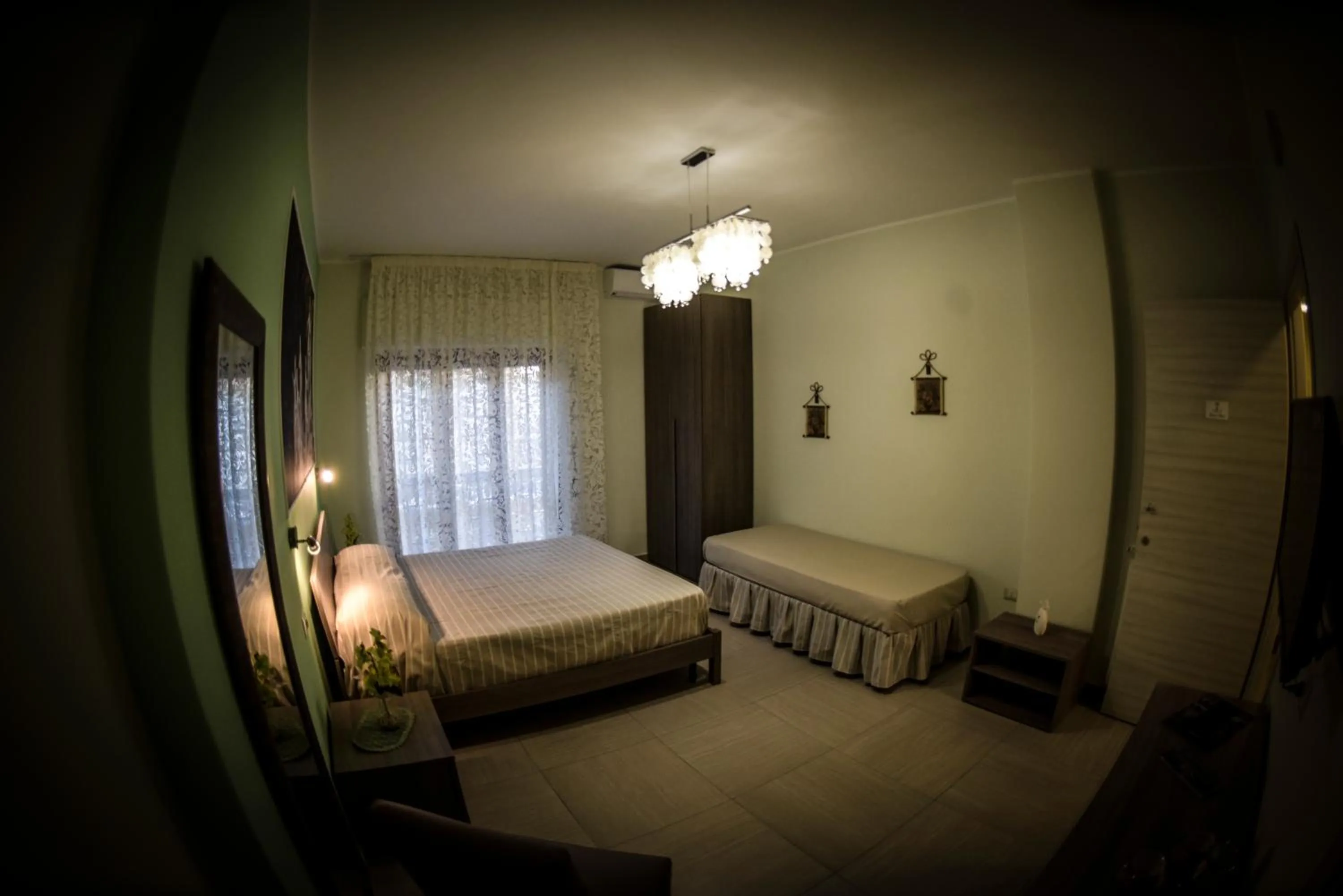 Photo of the whole room, Bed in Le Fontane del Re