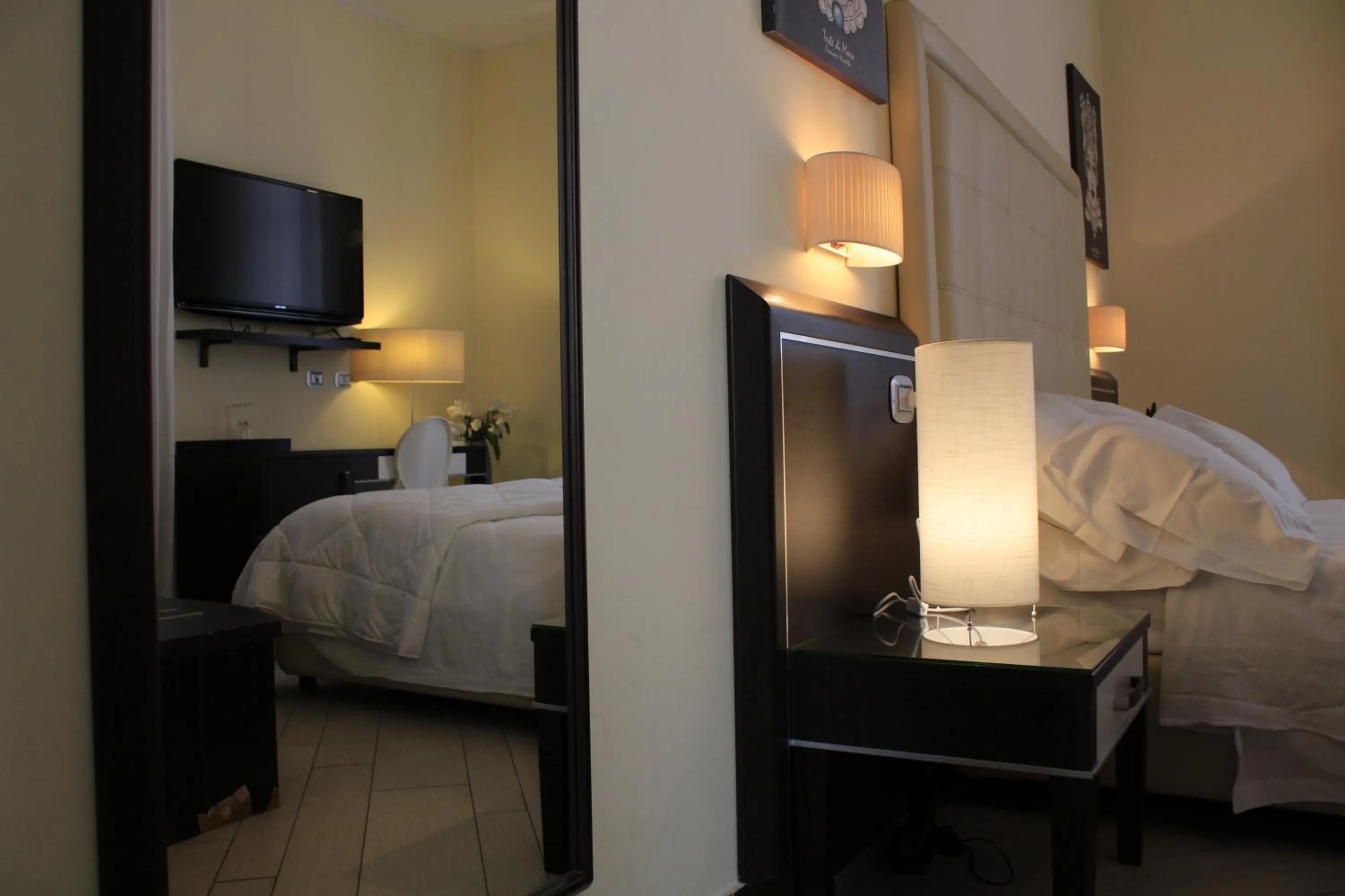 TV and multimedia, TV/Entertainment Center in Hotel Ferdinando II