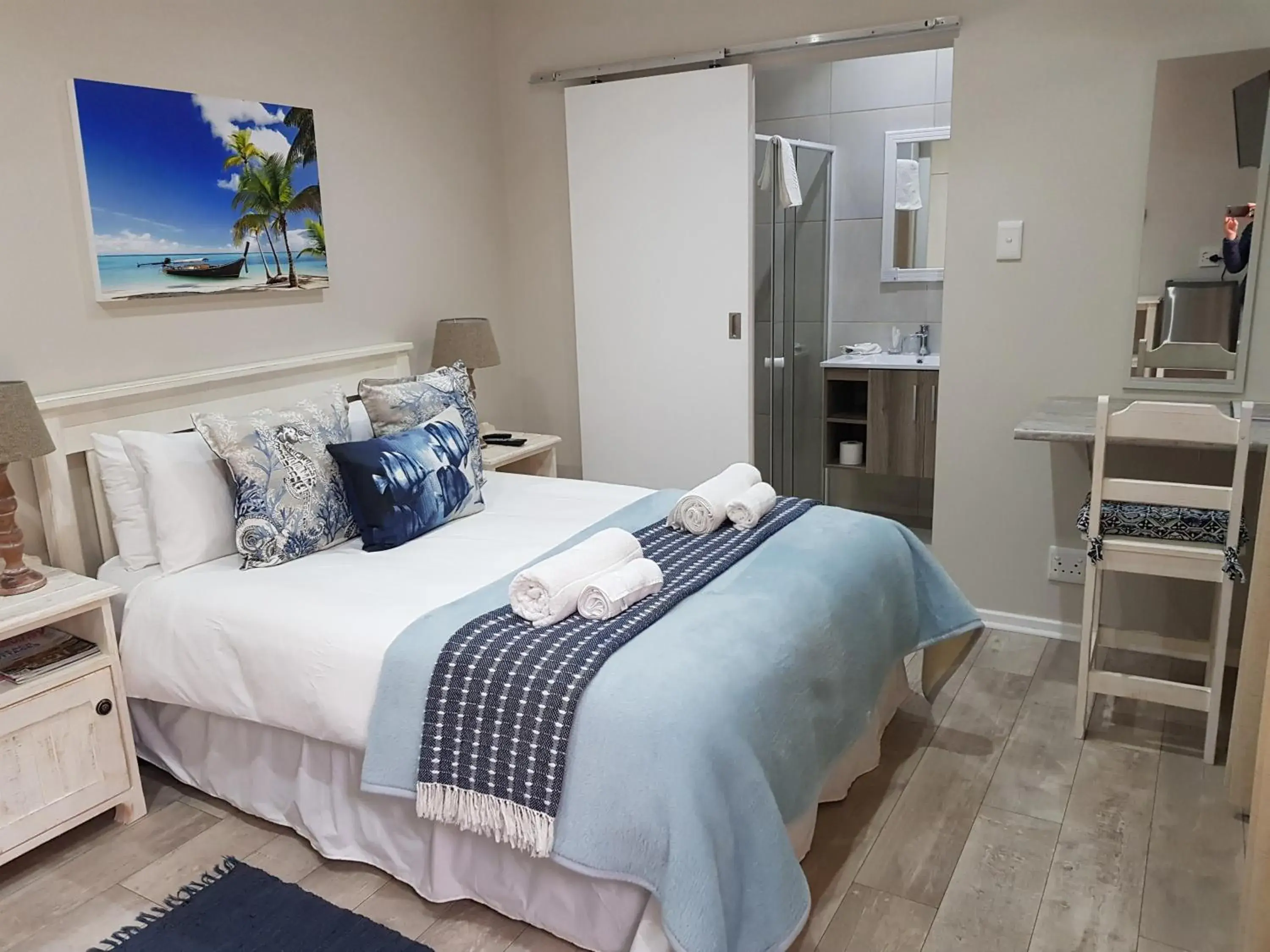 Deluxe Double Room with Shower - single occupancy in Outeniqua en Route Deluxe Double Room with Shower - single occupancy in Outeniqua en Route