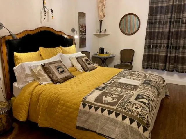 Bed in The Corner Properties