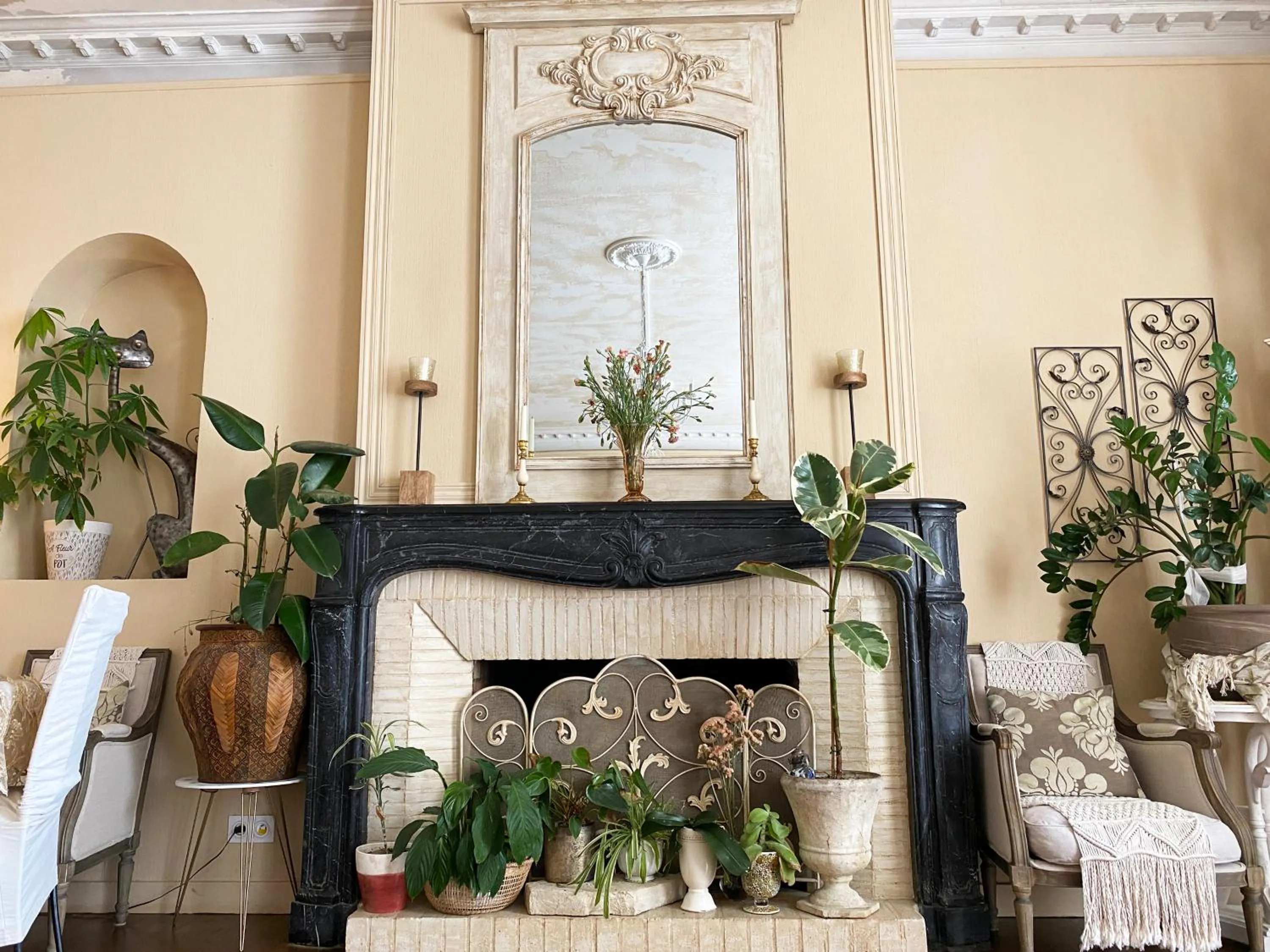 flat iron in The Corner Properties