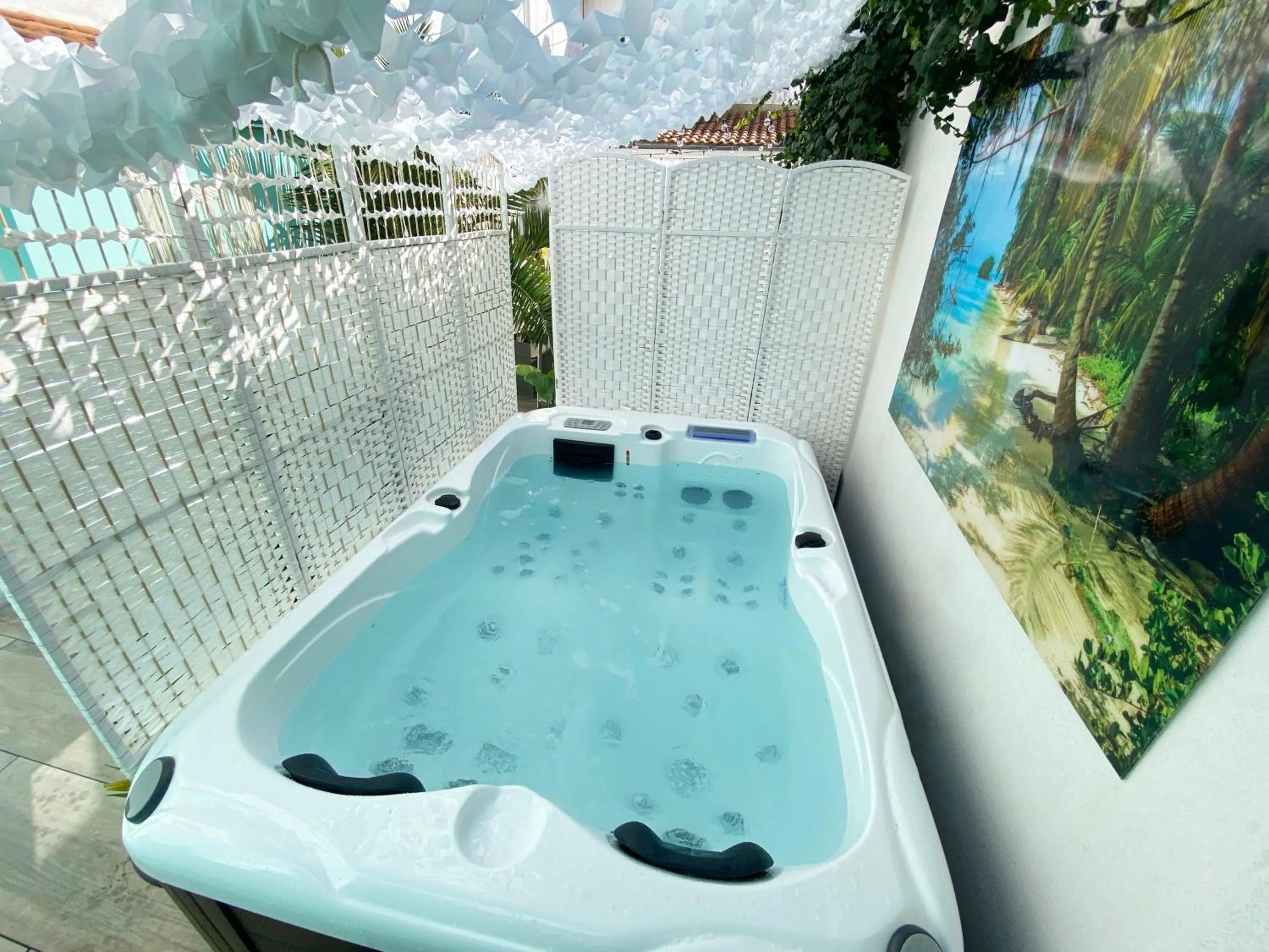 Hot Tub in The Corner Properties