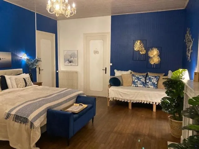 Photo of the whole room, Bed in The Corner Properties