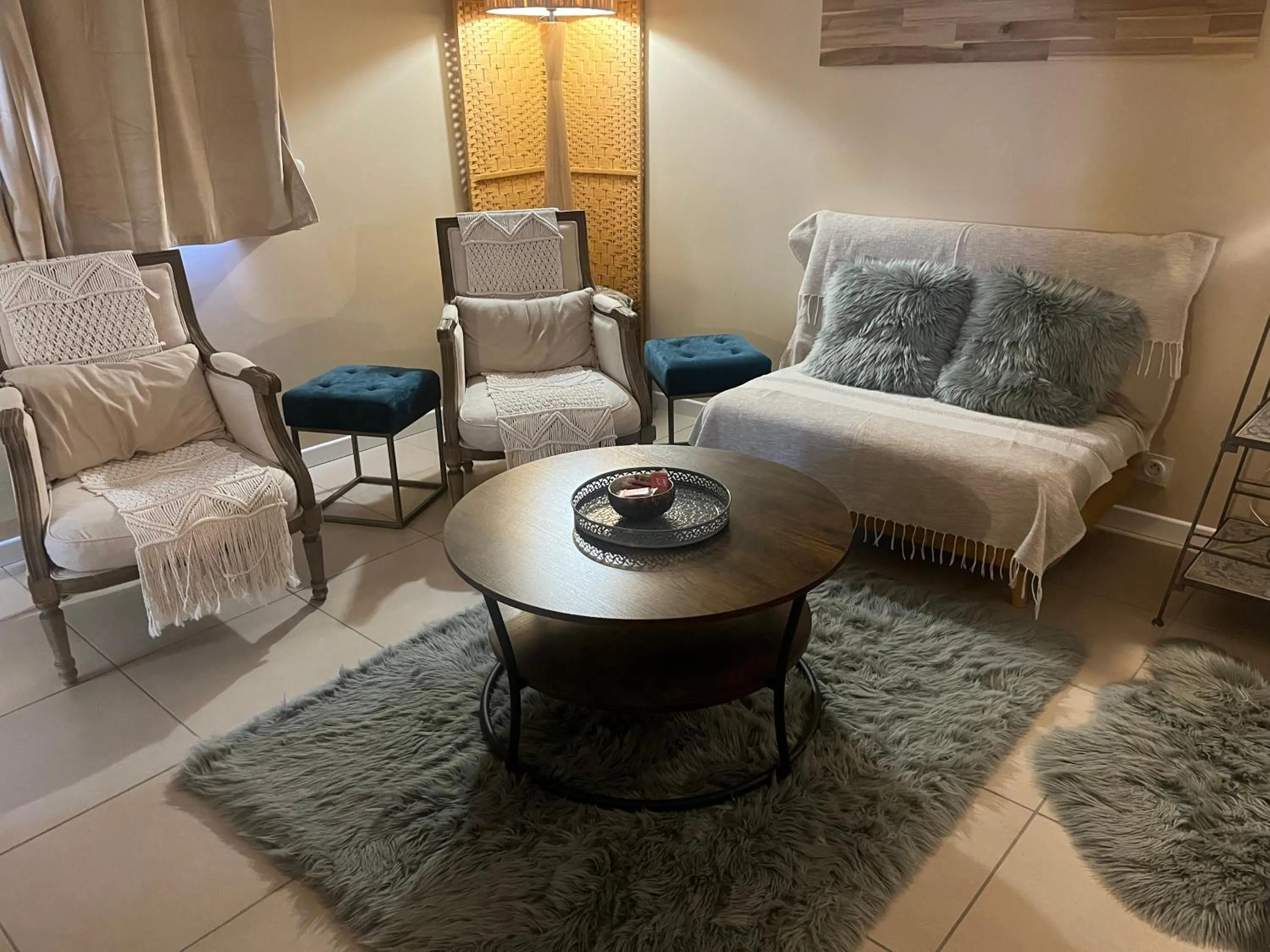 Seating area, Bed in The Corner Properties